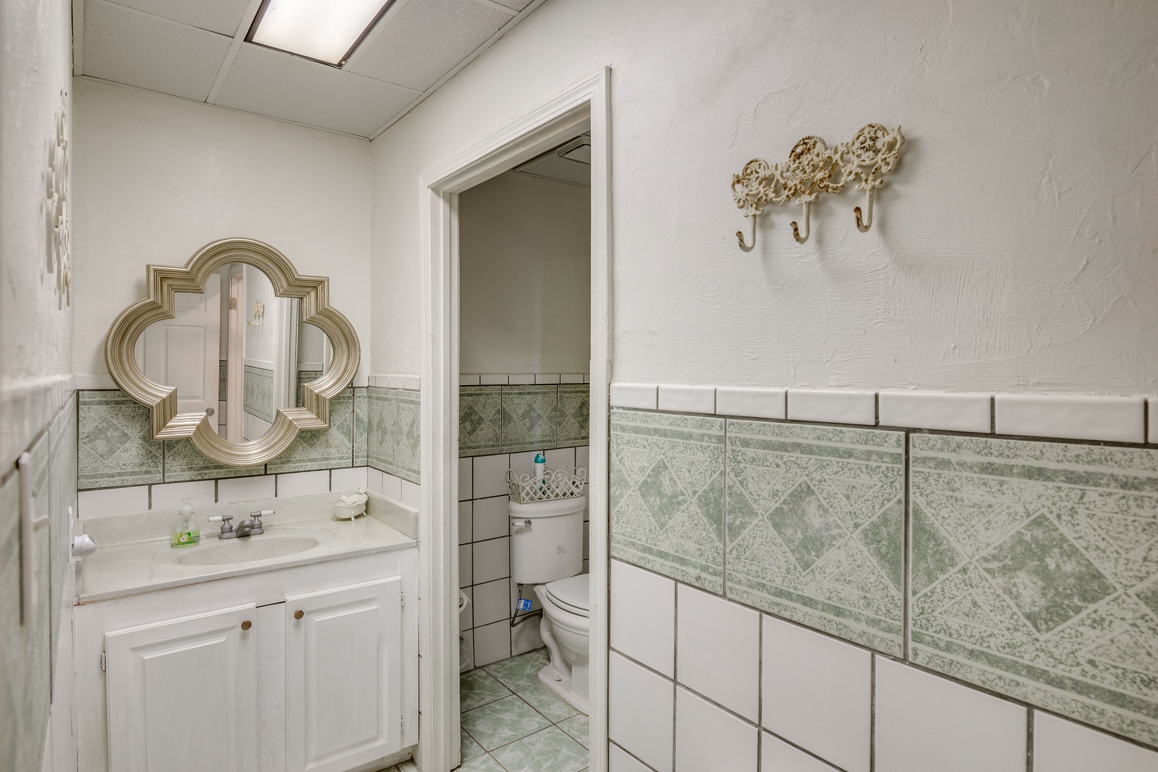 En-Suite Bathroom | Towels Provided