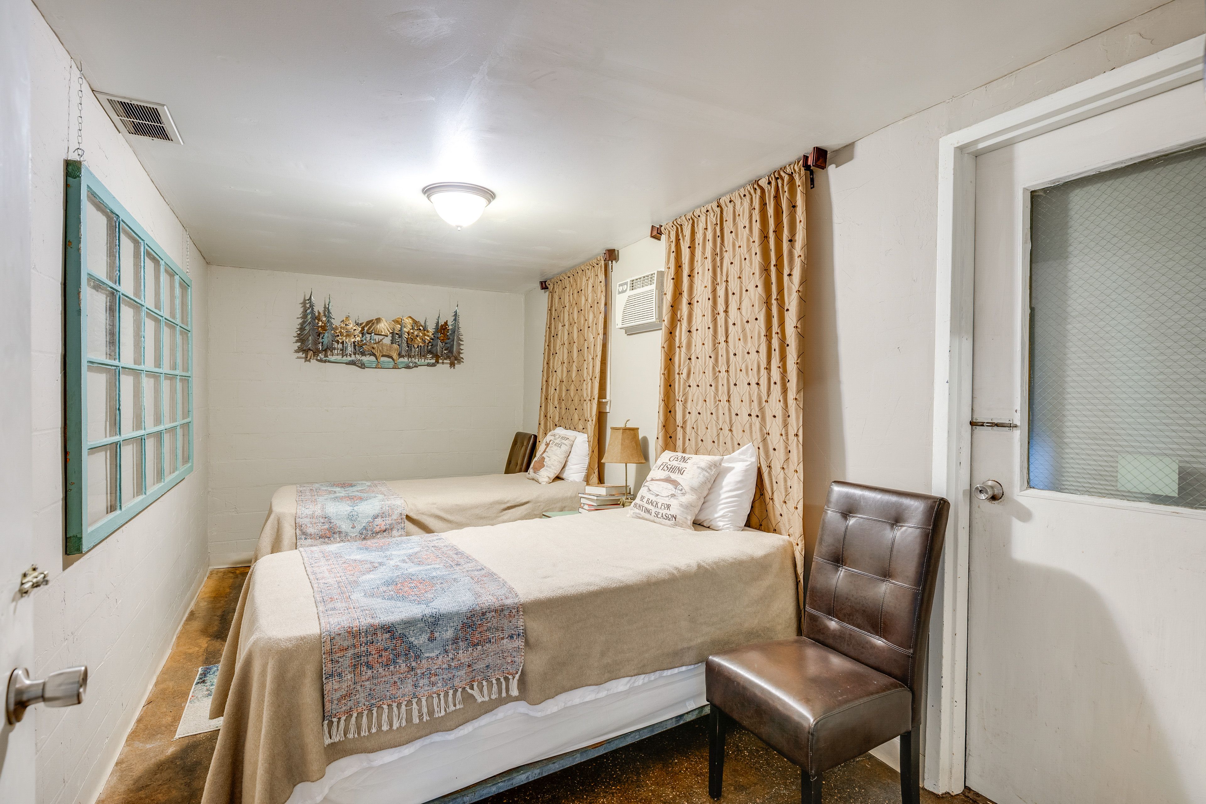Bedroom 2 | 2 Twin Beds