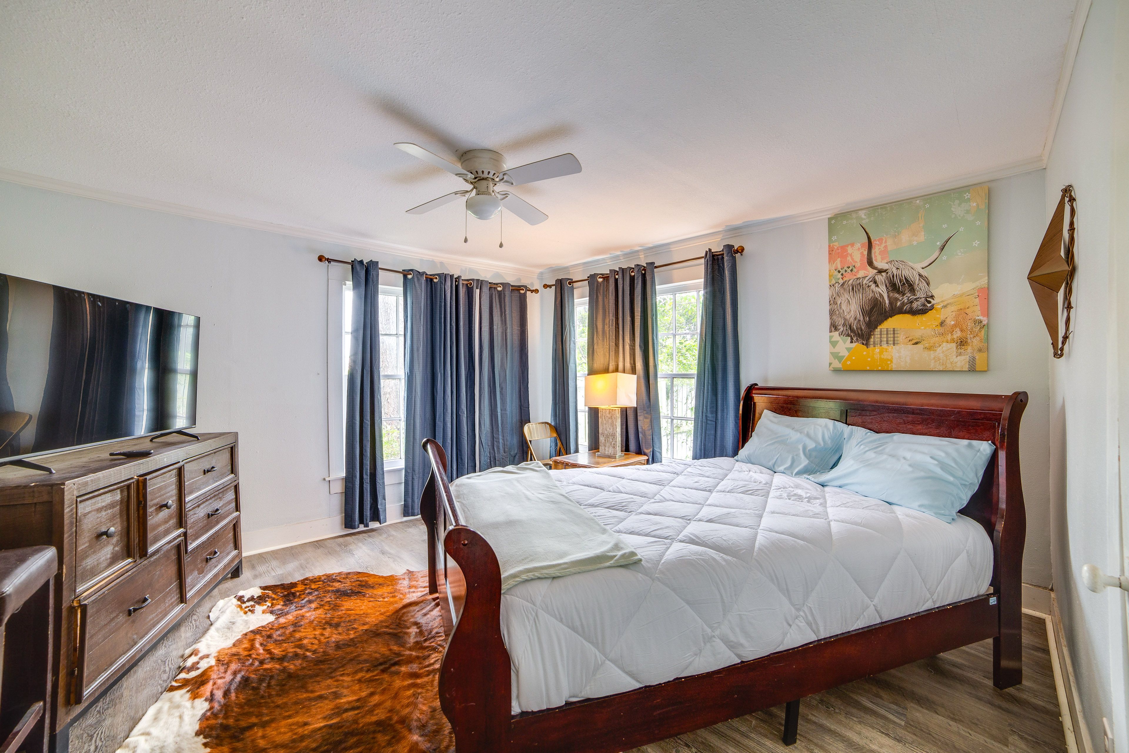 Bedroom 1 | Queen Bed | Linens