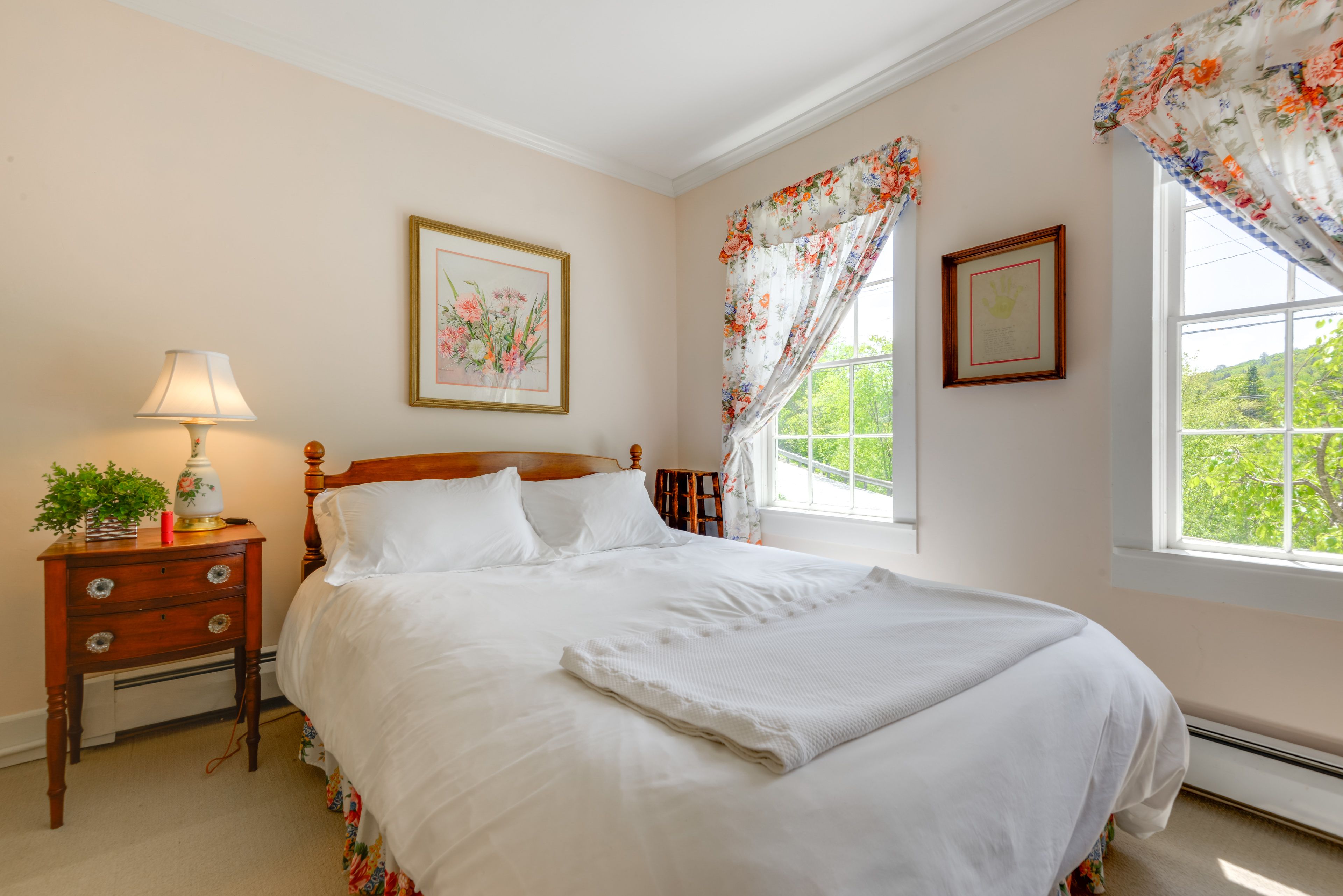 Bedroom 2 | Queen Bed | 2nd Floor