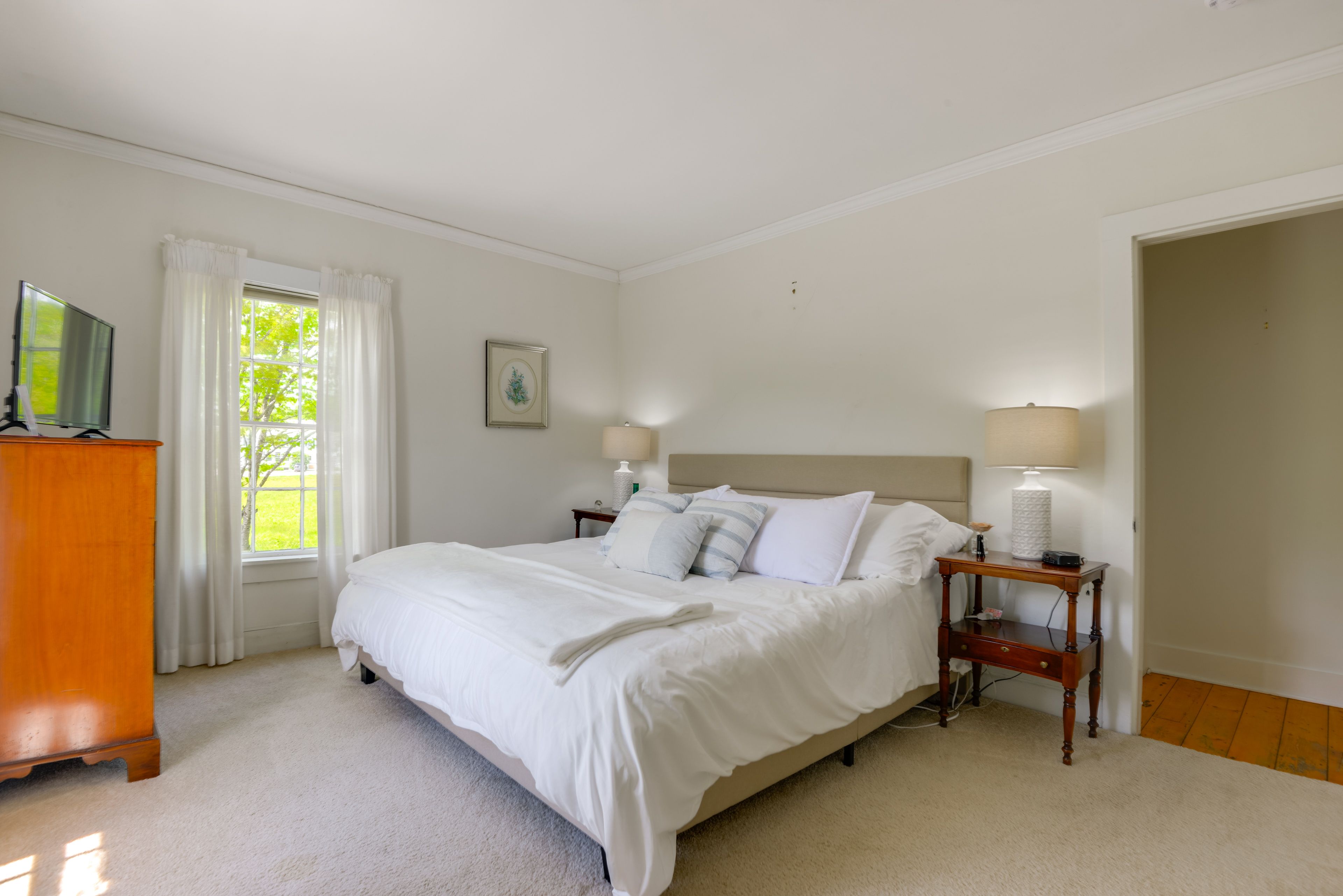 Bedroom 1 | King Bed | Linens | 2nd Floor