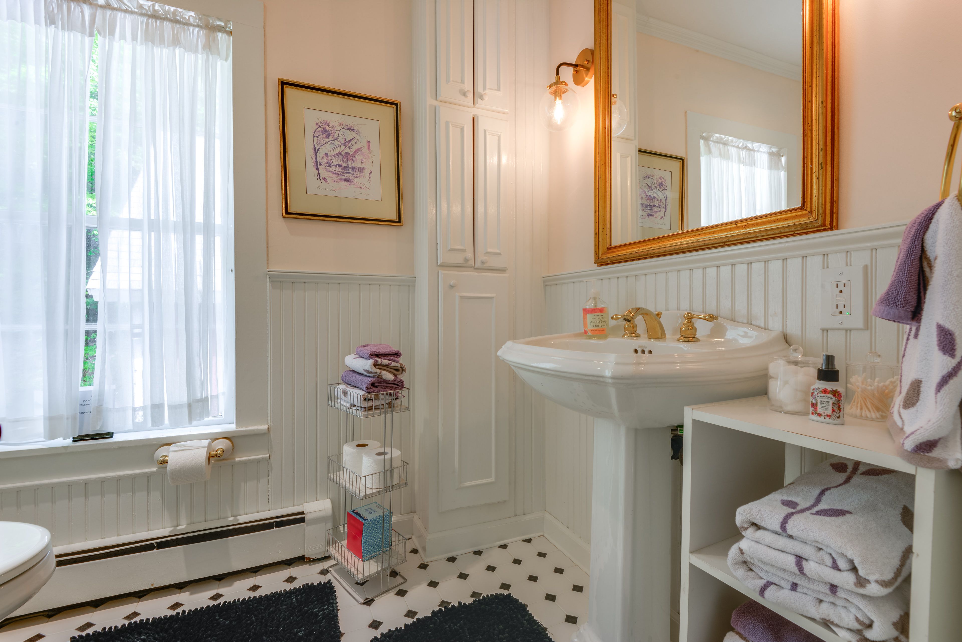 Full Bath | Towels | Hair Dryer | 2nd Floor