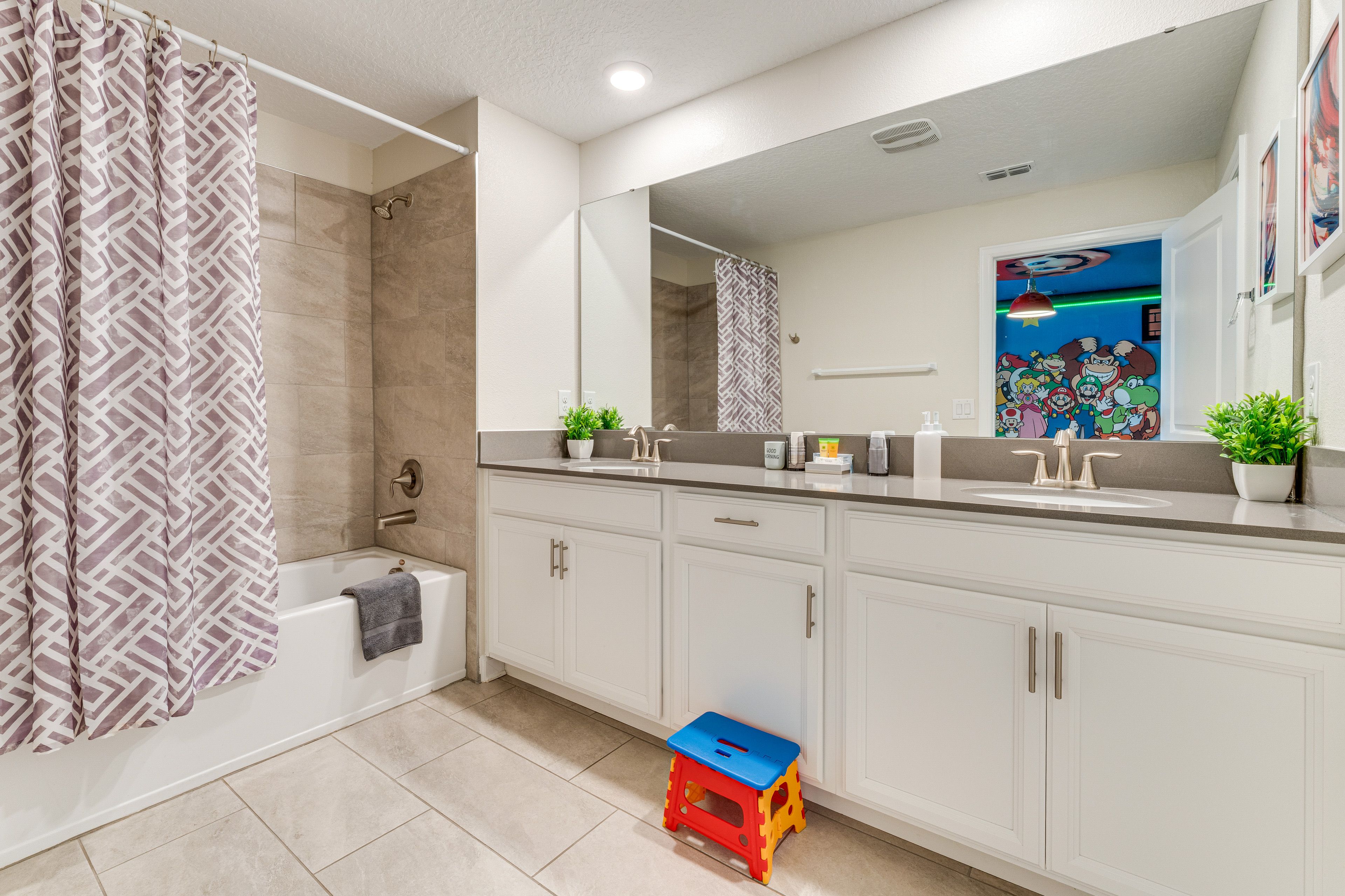 En-Suite Bathroom | 2nd Floor