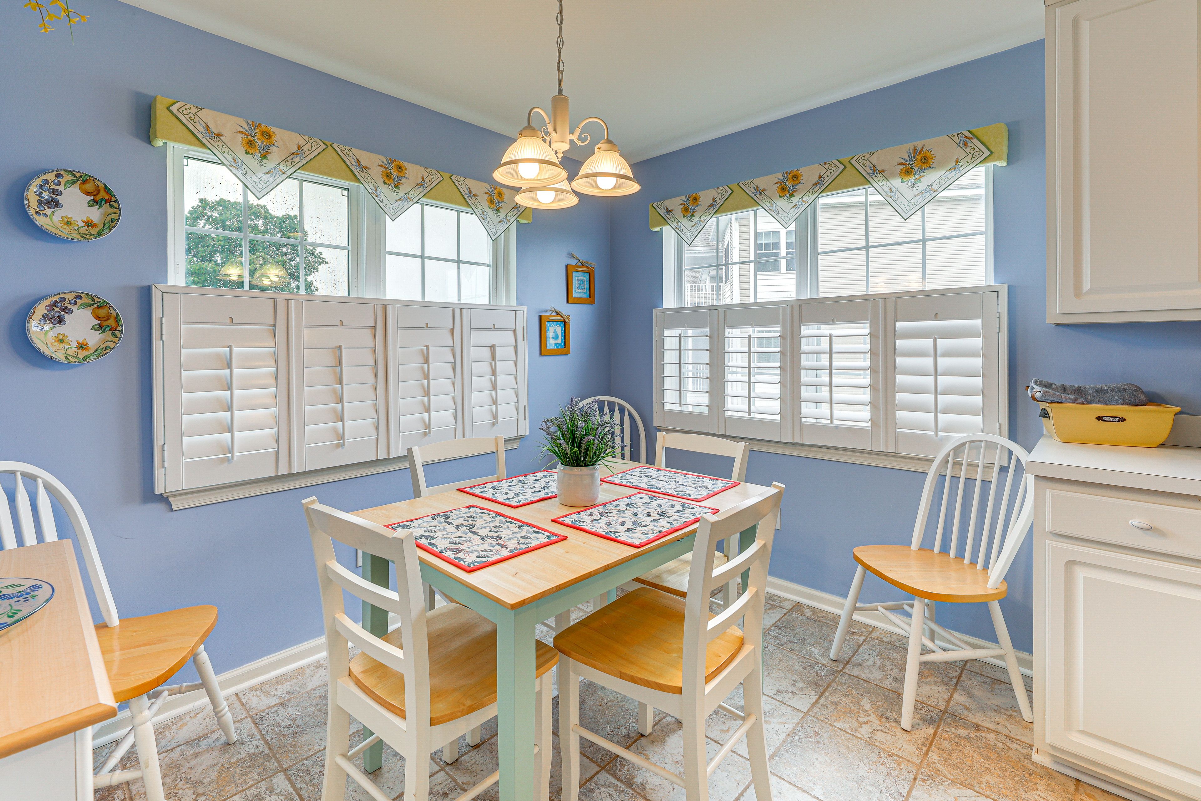 Dining Area | Single-Story Unit