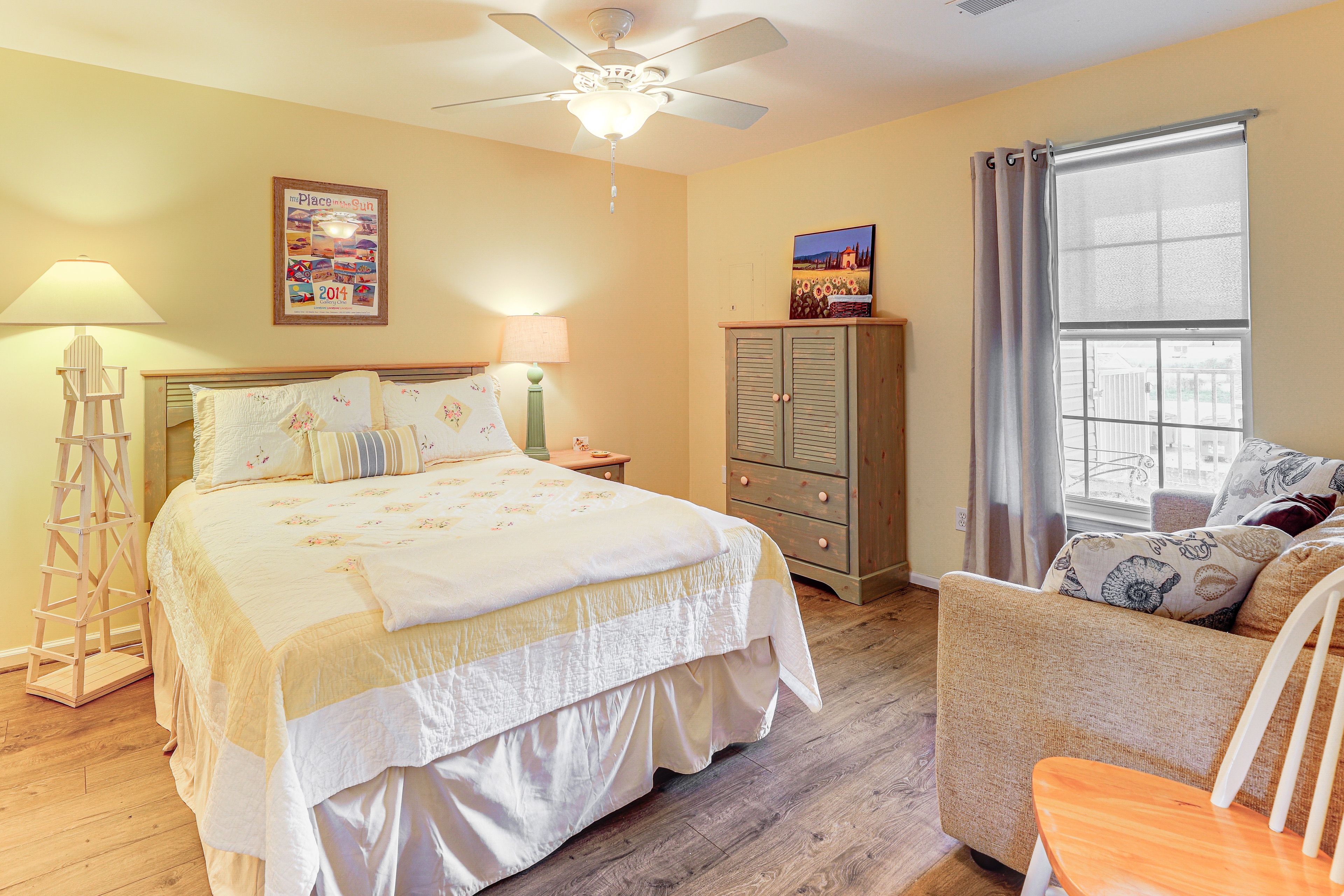 Bedroom 2 | Queen Bed | Queen Sleeper Sofa