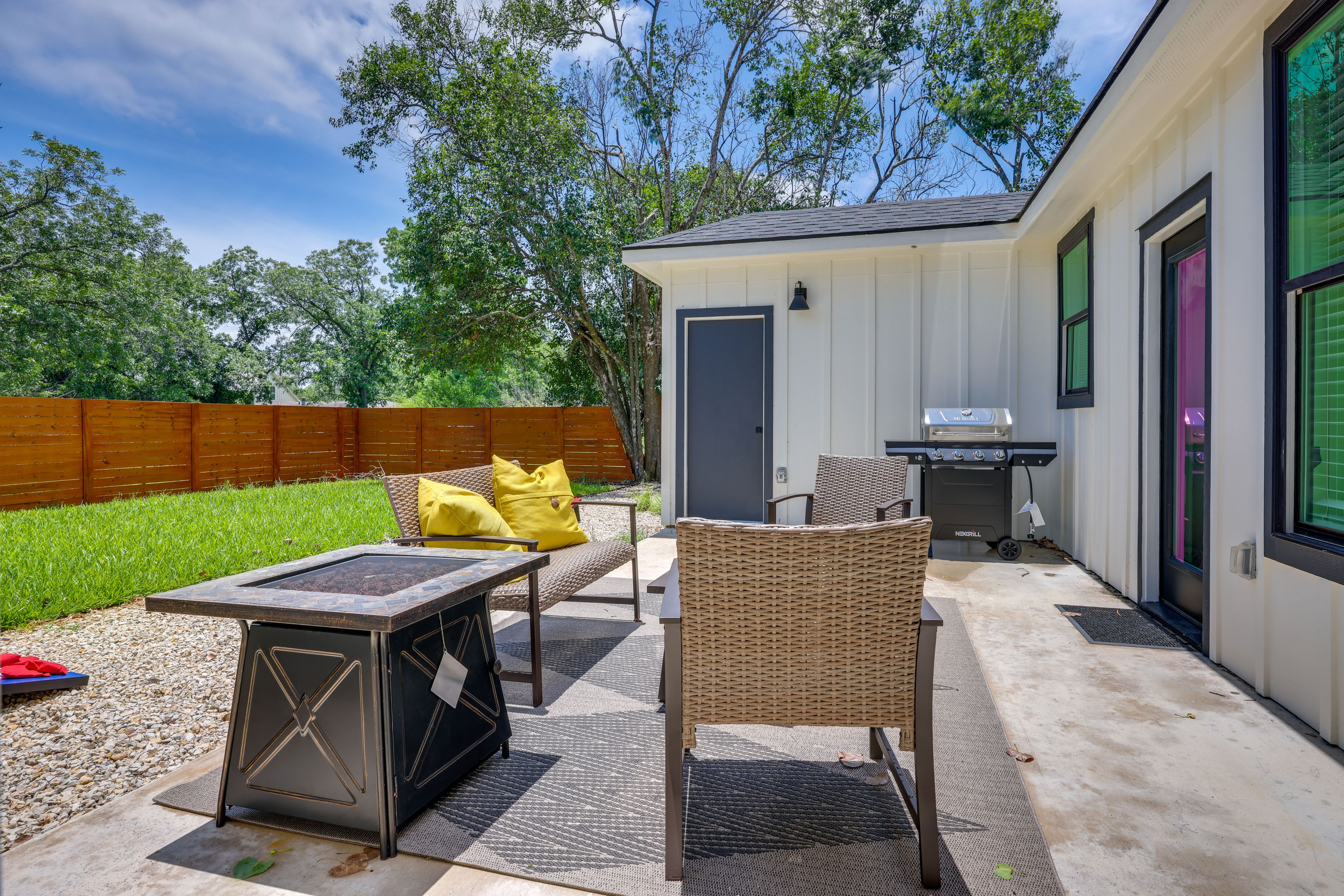 Private Backyard Area | Grill | Fire Pit