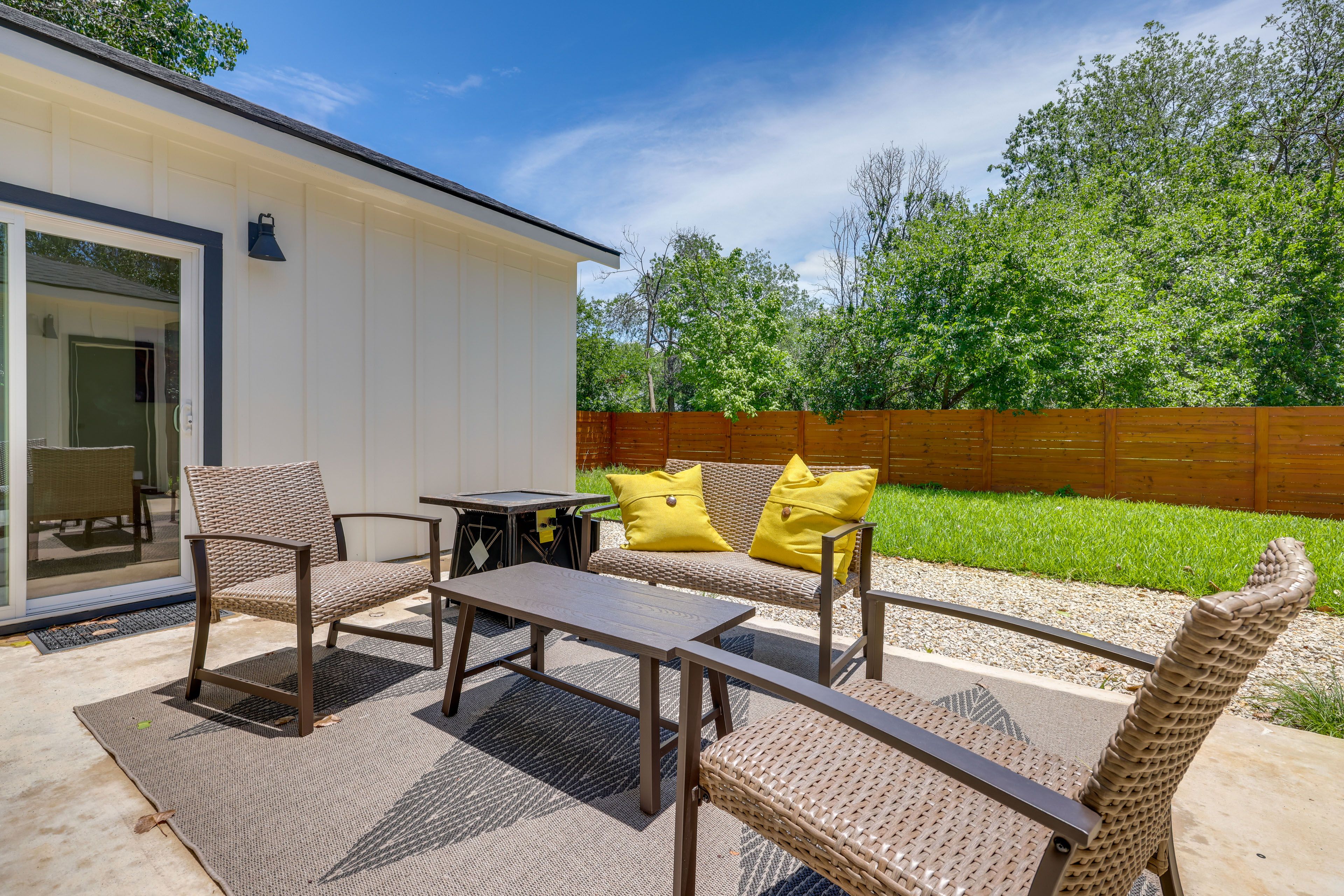 New Braunfels Vacation Rental | 4BR | 3BA | 2,374 Sq Ft | 2 Steps to Enter
