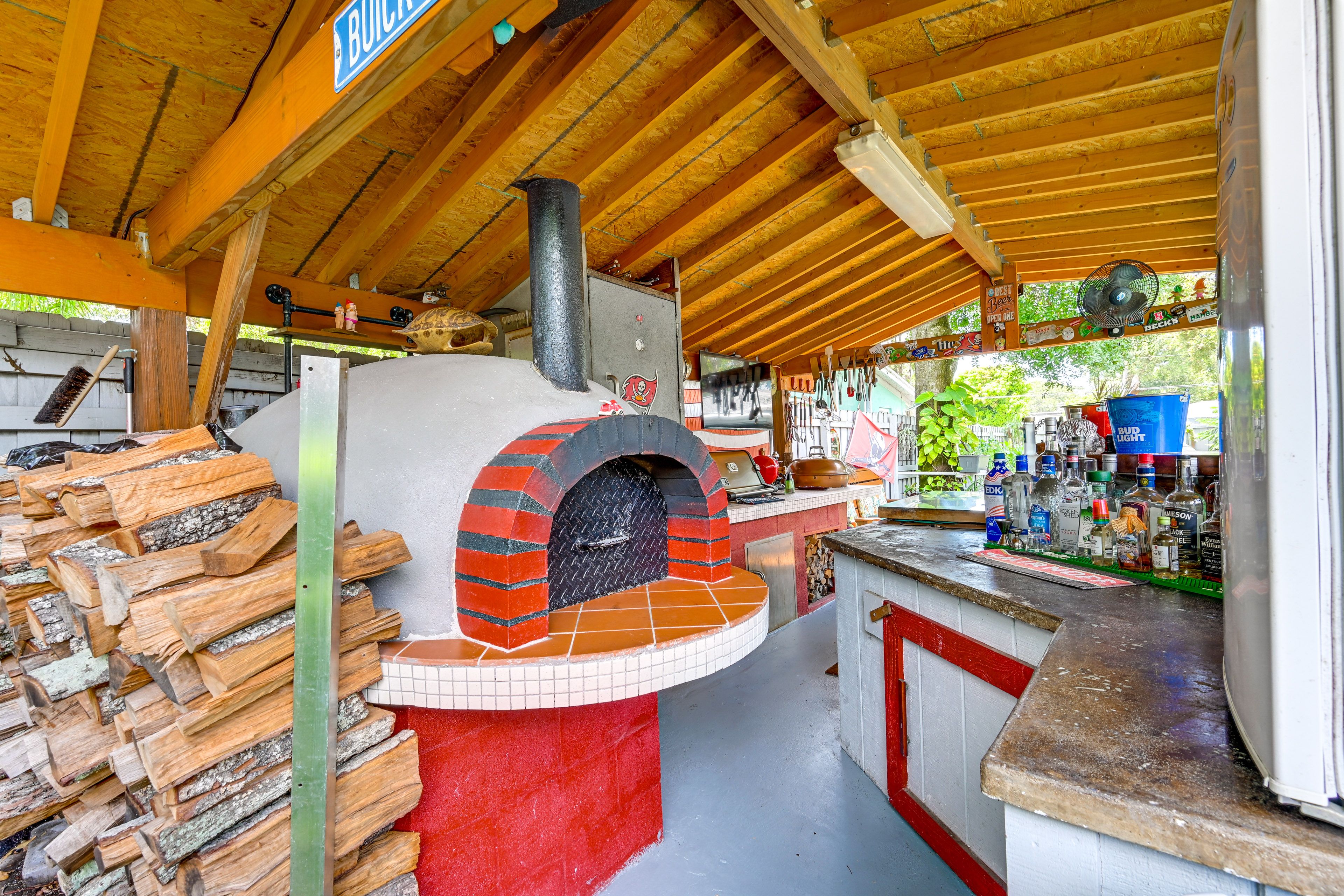 Community Pizza Oven
