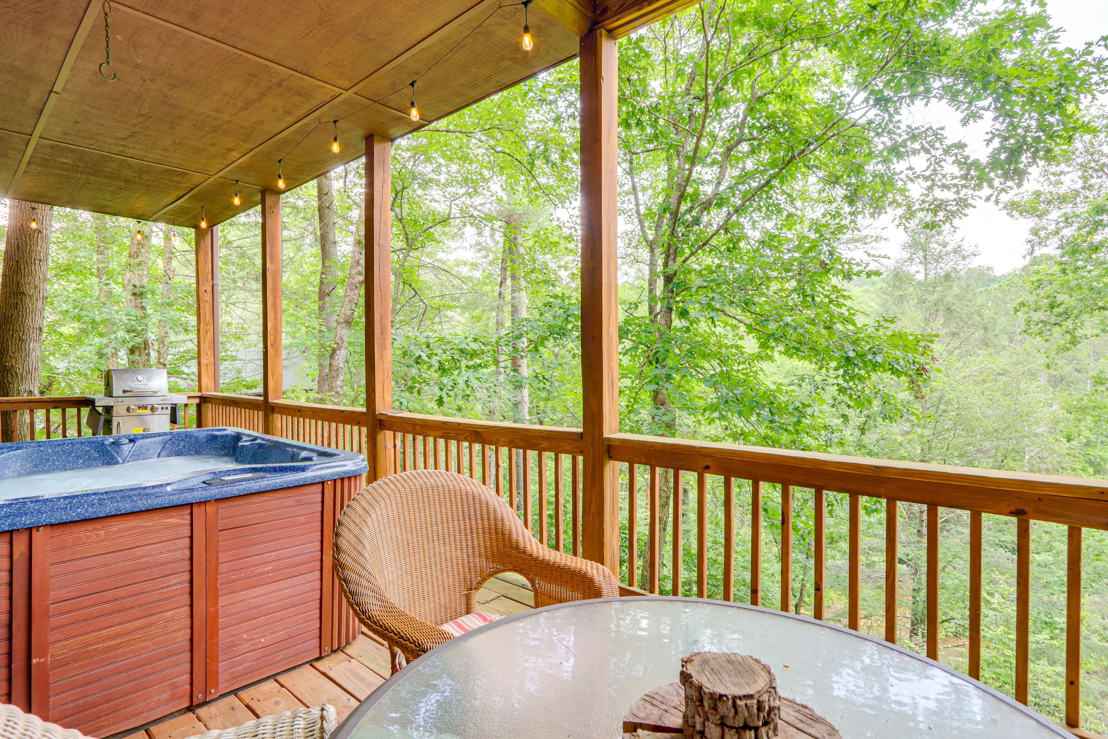 Ellijay Vacation Rental | 4BR | 3BA | 2,634 Sq Ft | Stairs Required