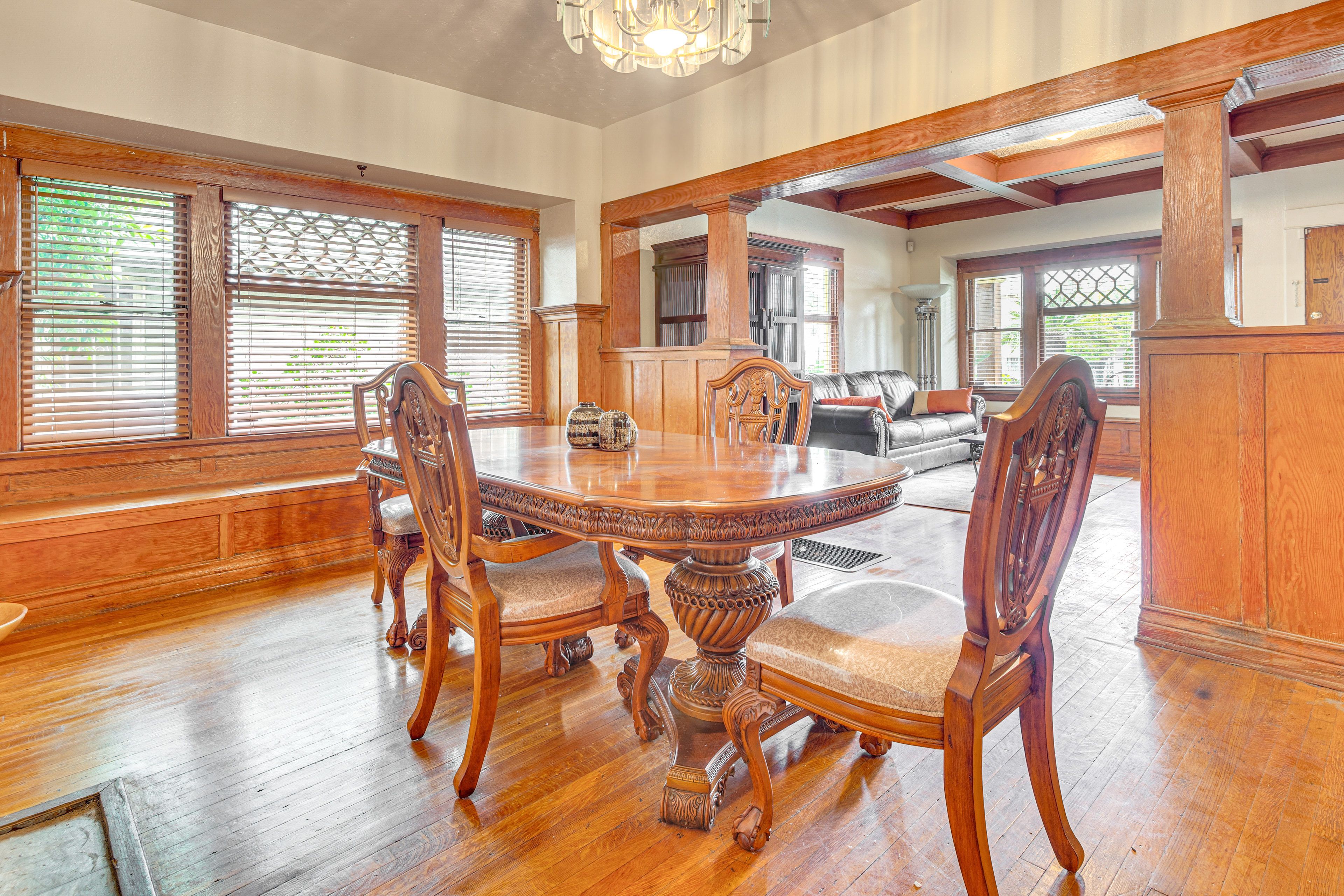 Dining Room | Dishware/Flatware Provided