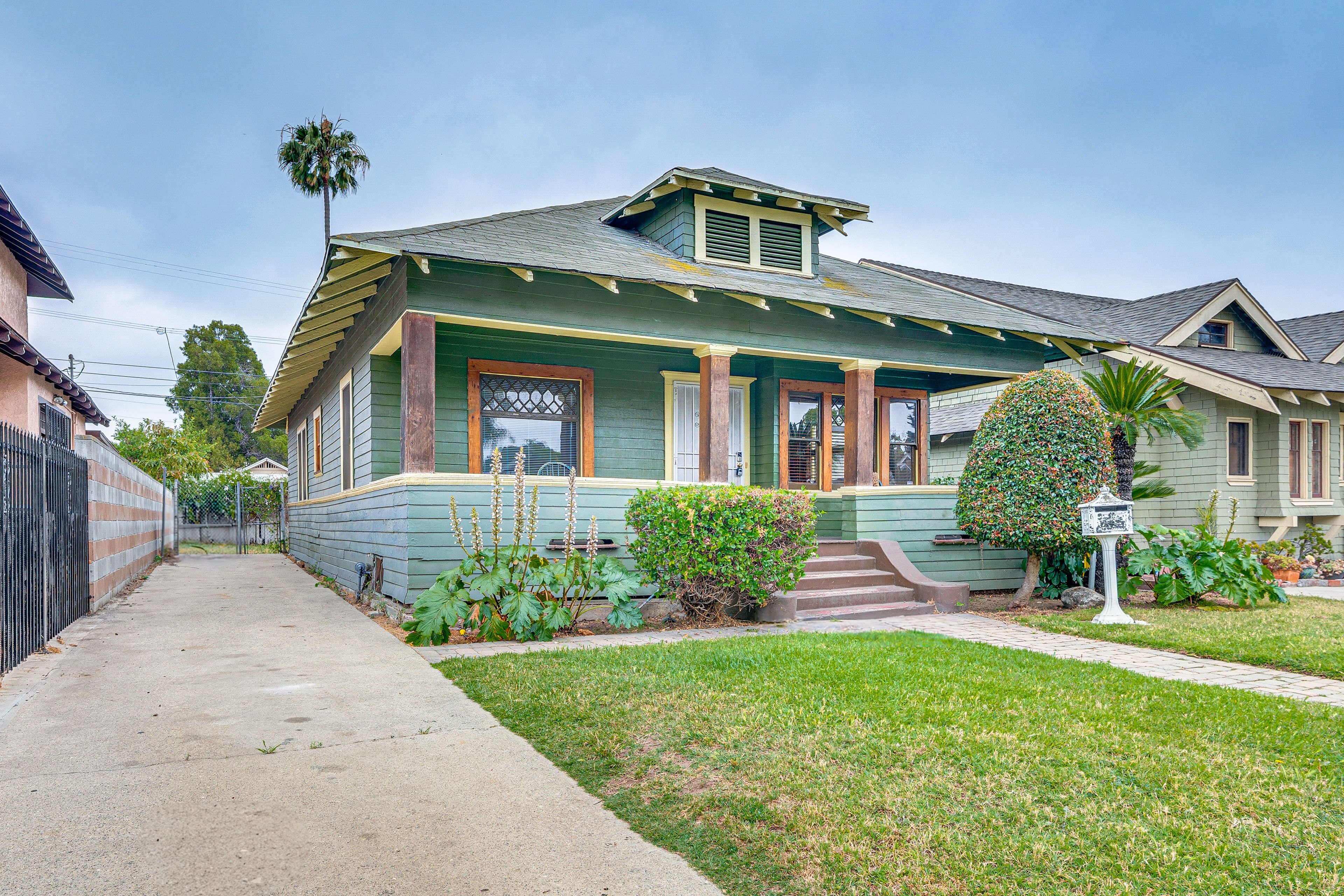 Los Angeles Vacation Rental | 3BR | 1BA | 1,300 Sq Ft | 5 Steps Required