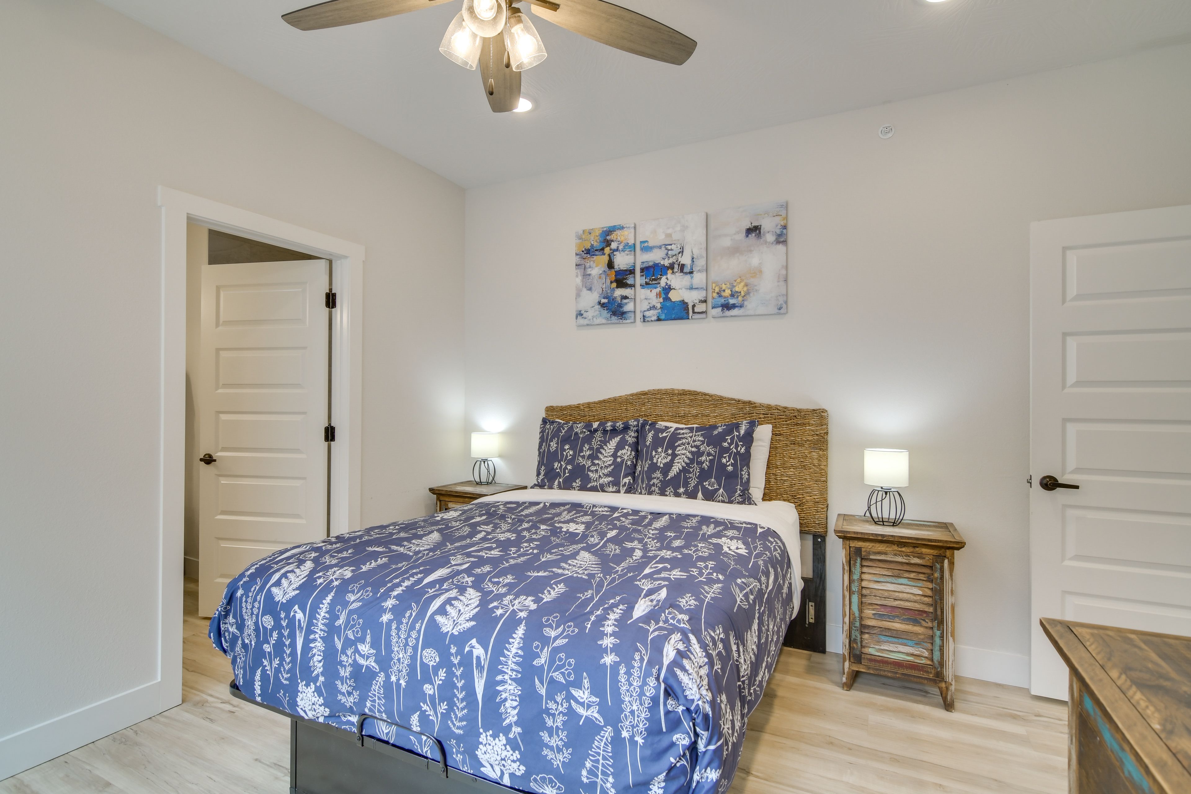 Bedroom 2 | Queen Bed | Main Level