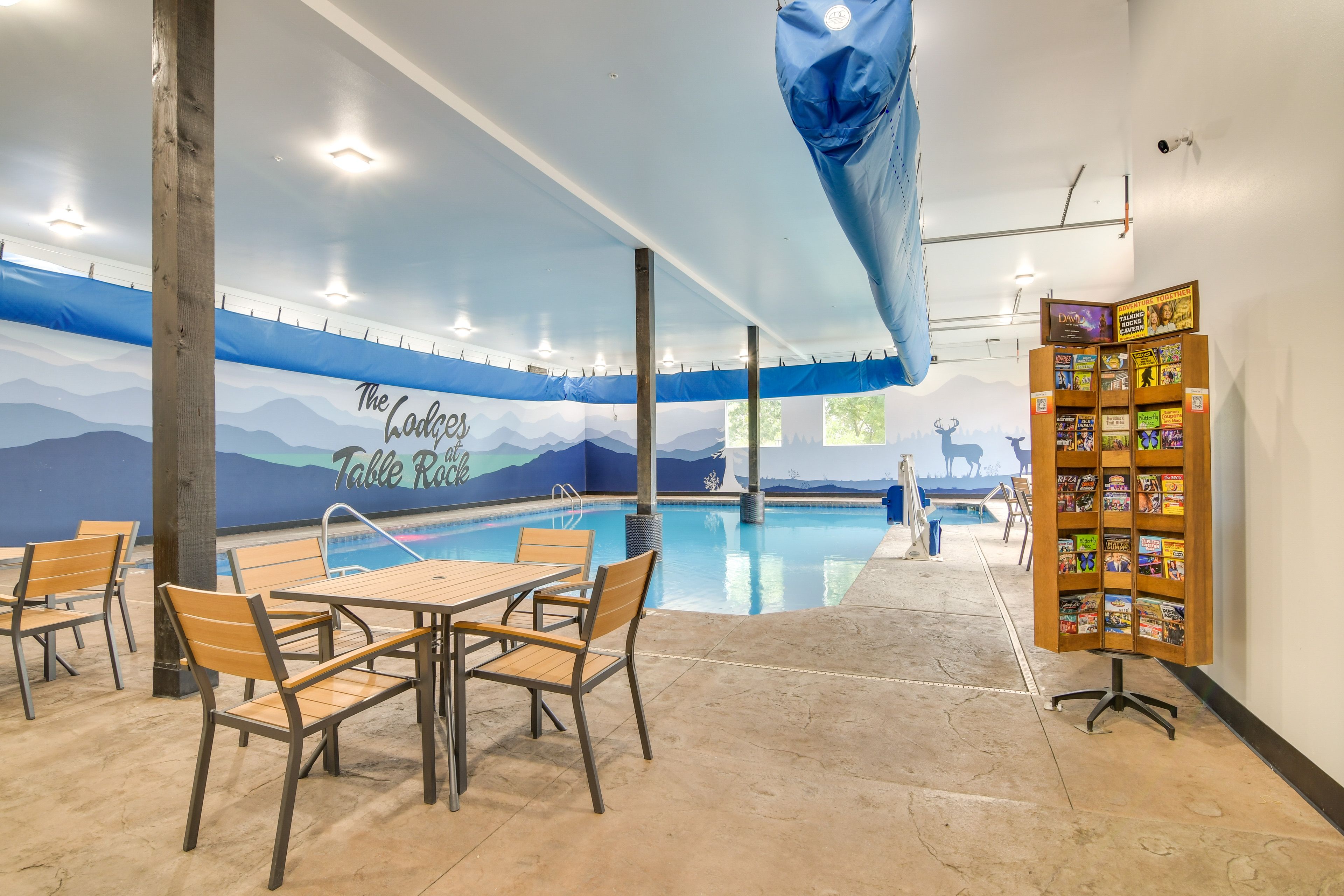 Community Pool | Lodges at Table Rock Lake