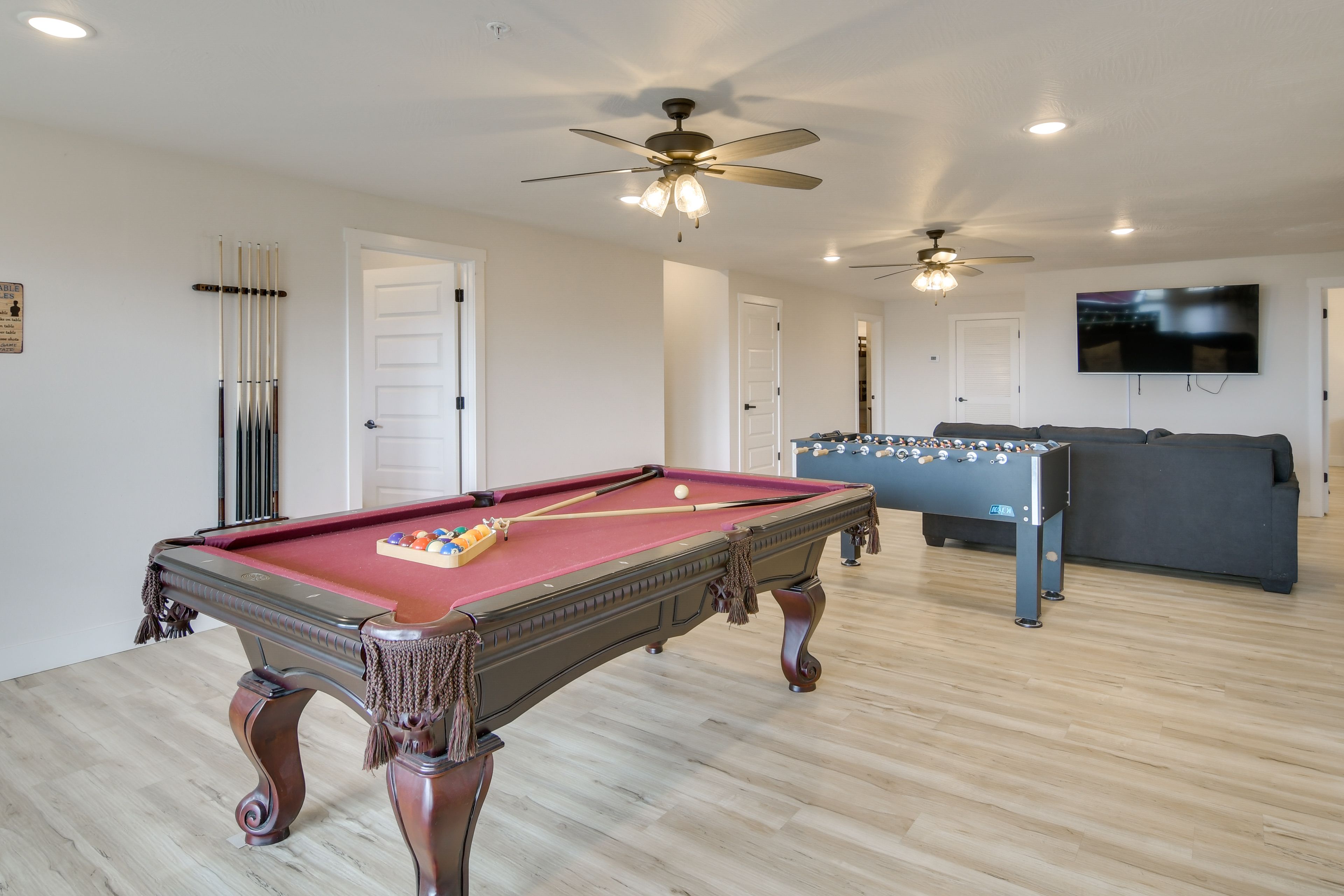 Game Room | Pool & Foosball Tables | Smart TV