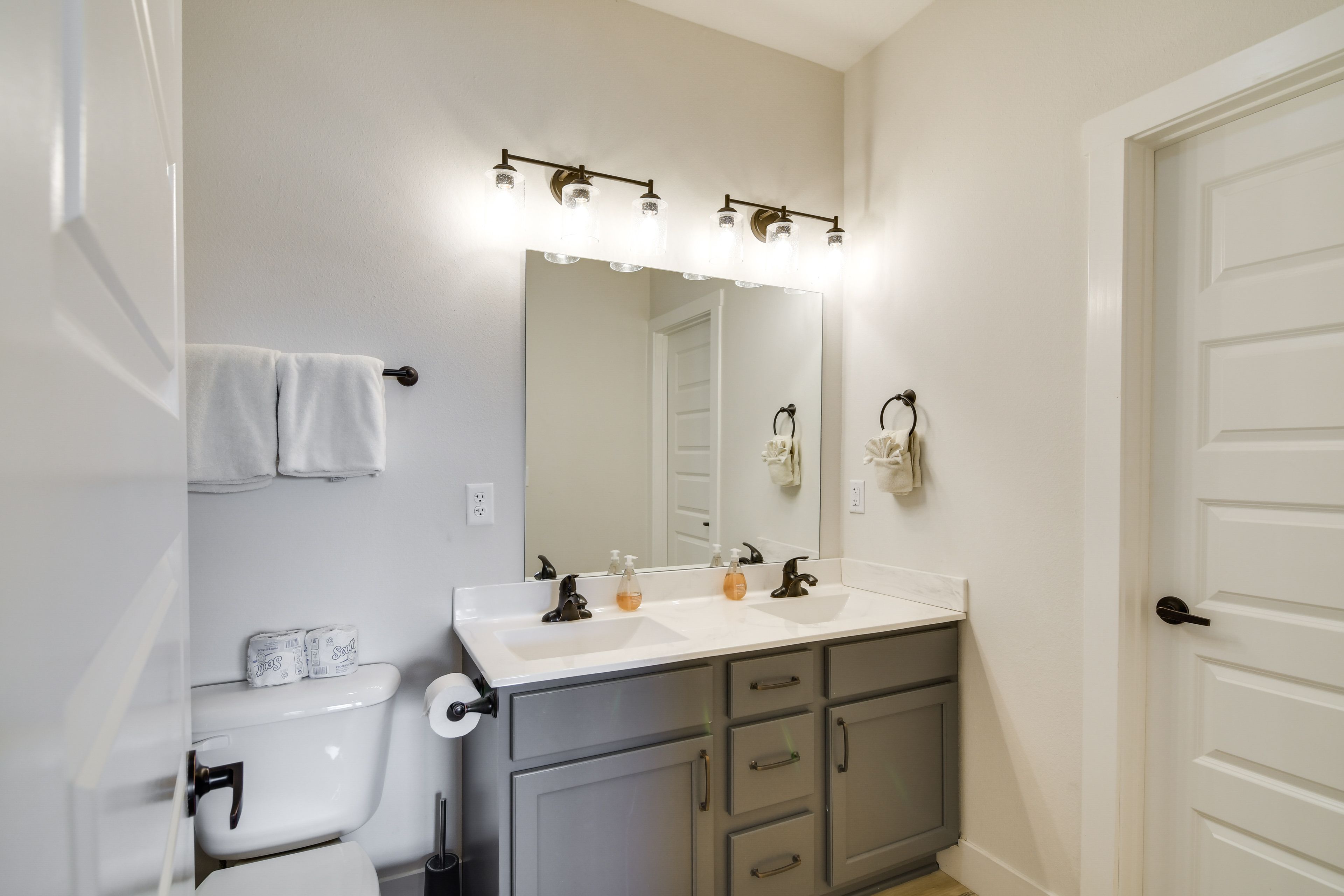 Full Bathroom | Lower Level