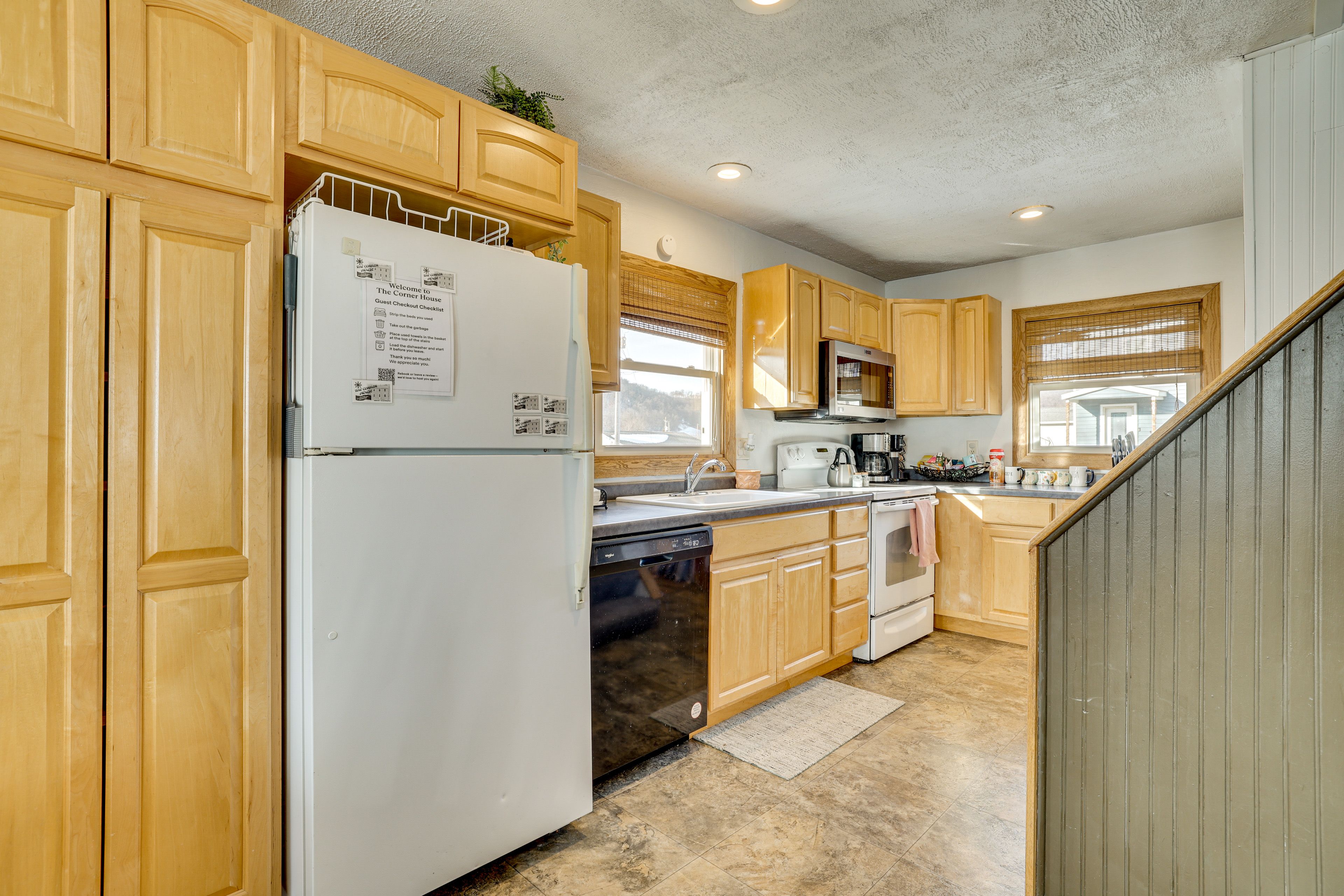 Kitchen | 1st Floor | Toaster | Blender | Dishwasher