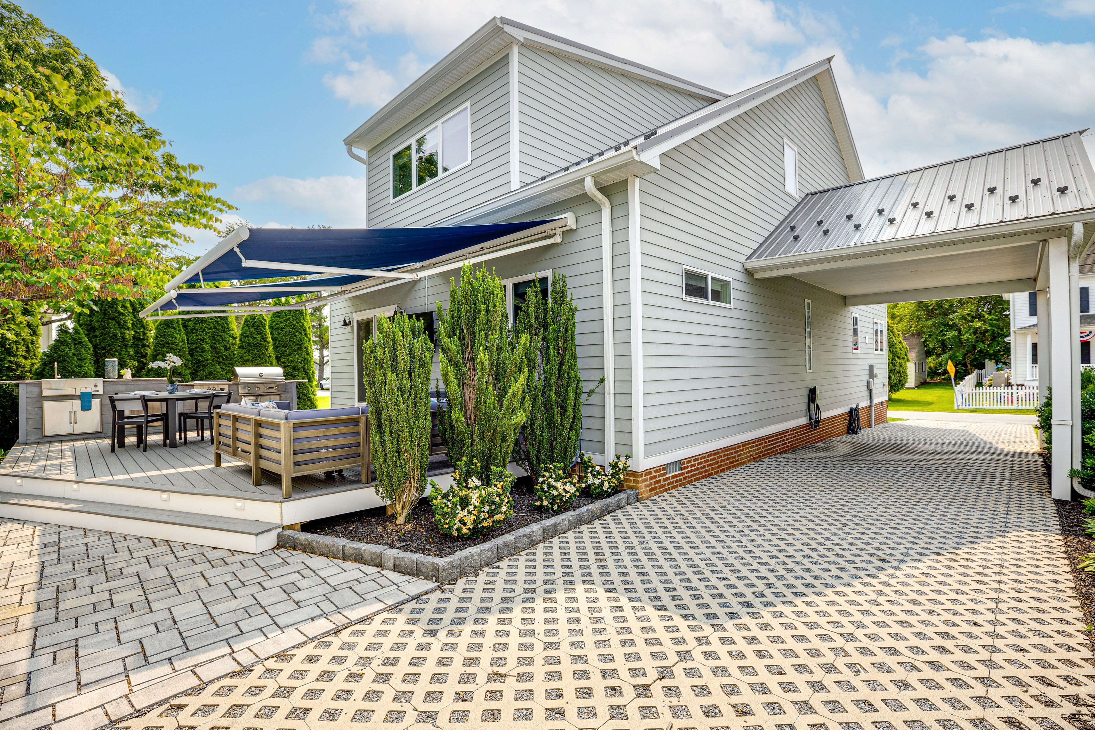 Parking | Driveway (4 Vehicles) | EV Charger