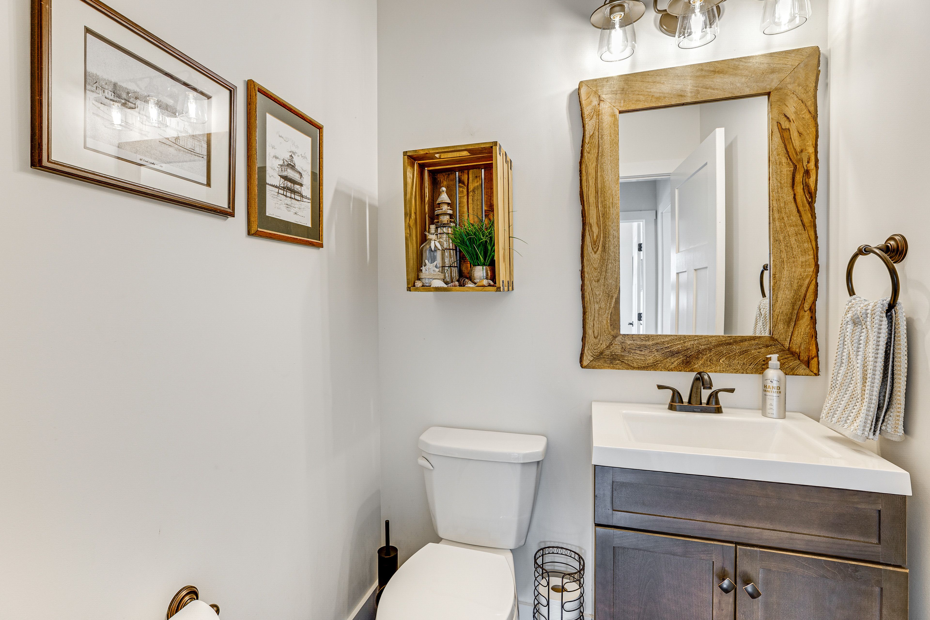 Half Bathroom | 1st Floor