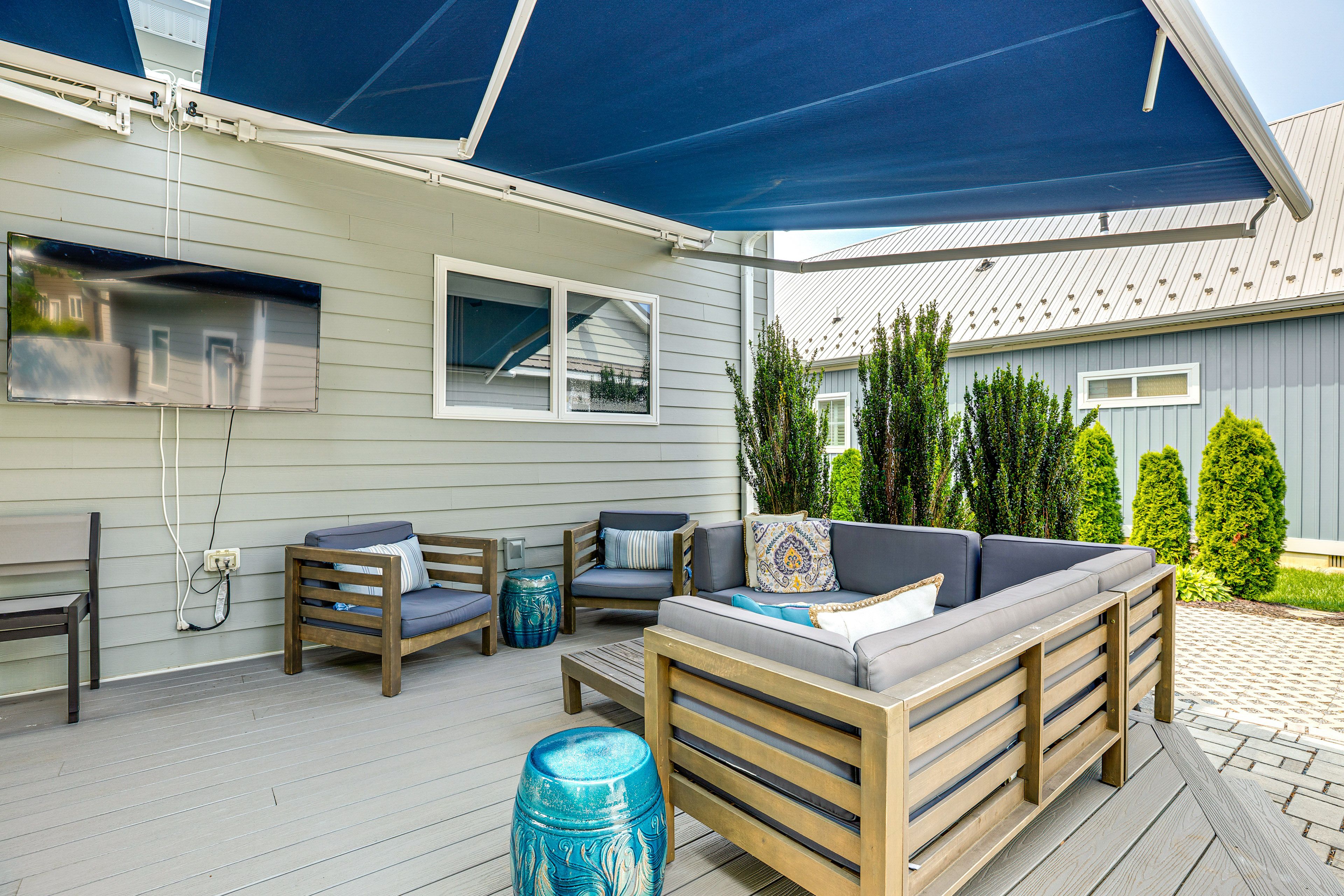 Furnished Patio