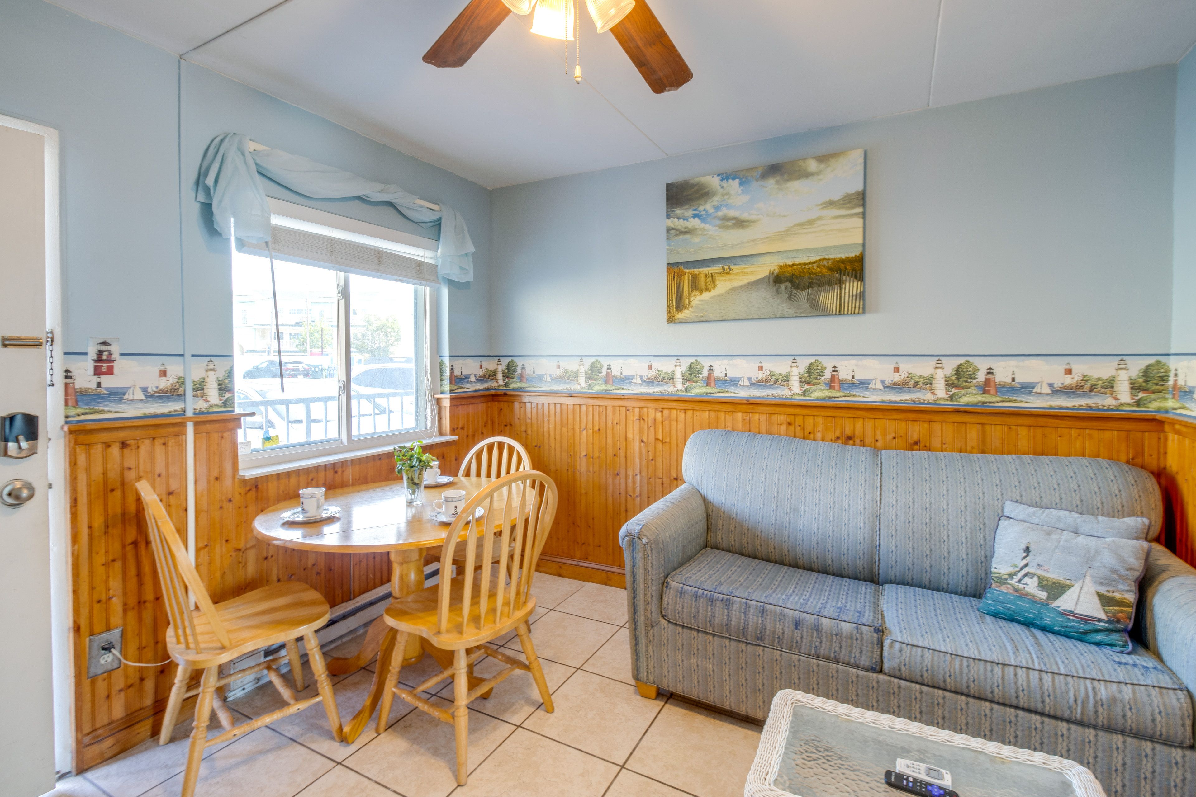 Living Room | Full Sleeper Sofa | Dining Area