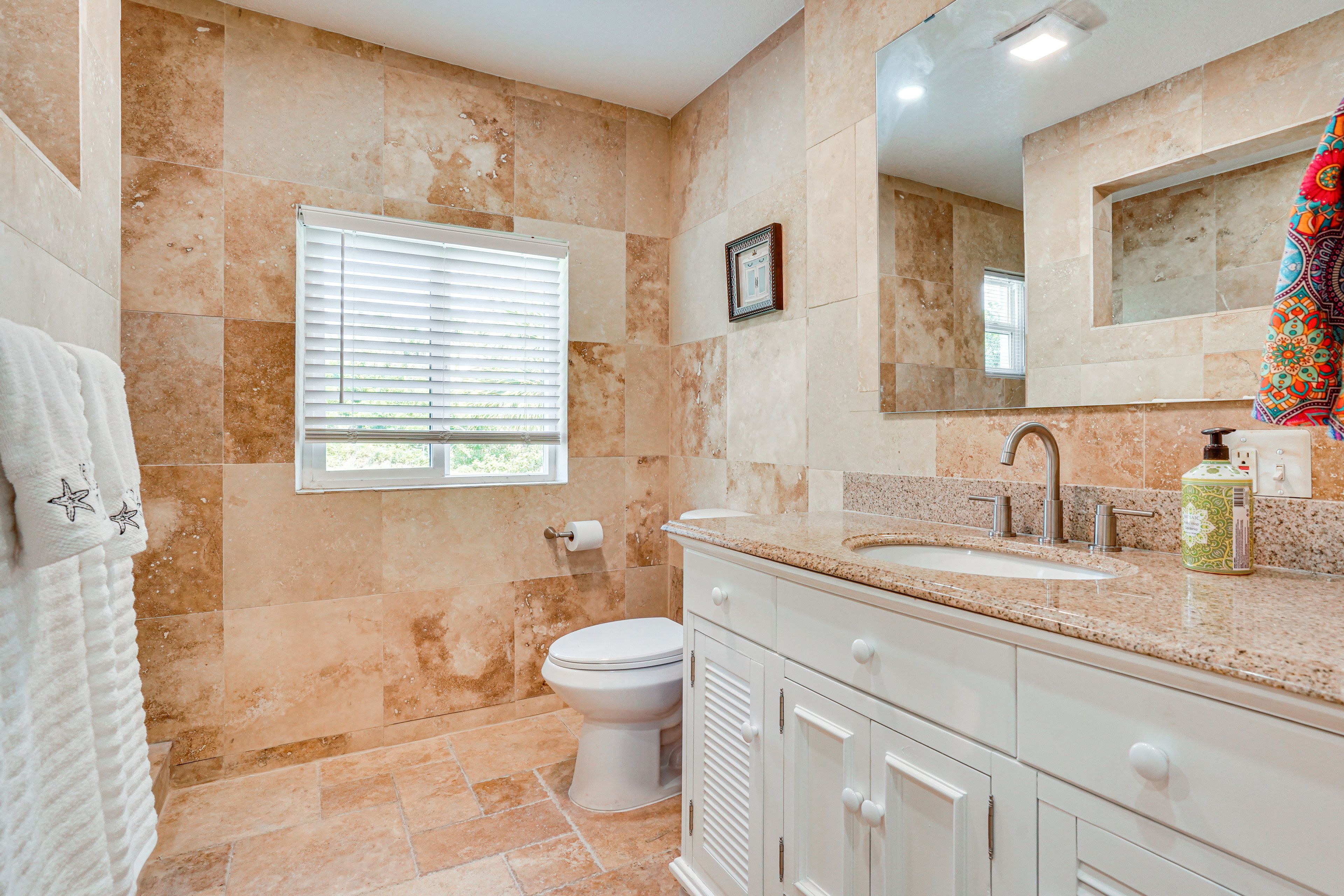 Bathroom | Towels Provided | Complimentary Toiletries | Hair Dryer