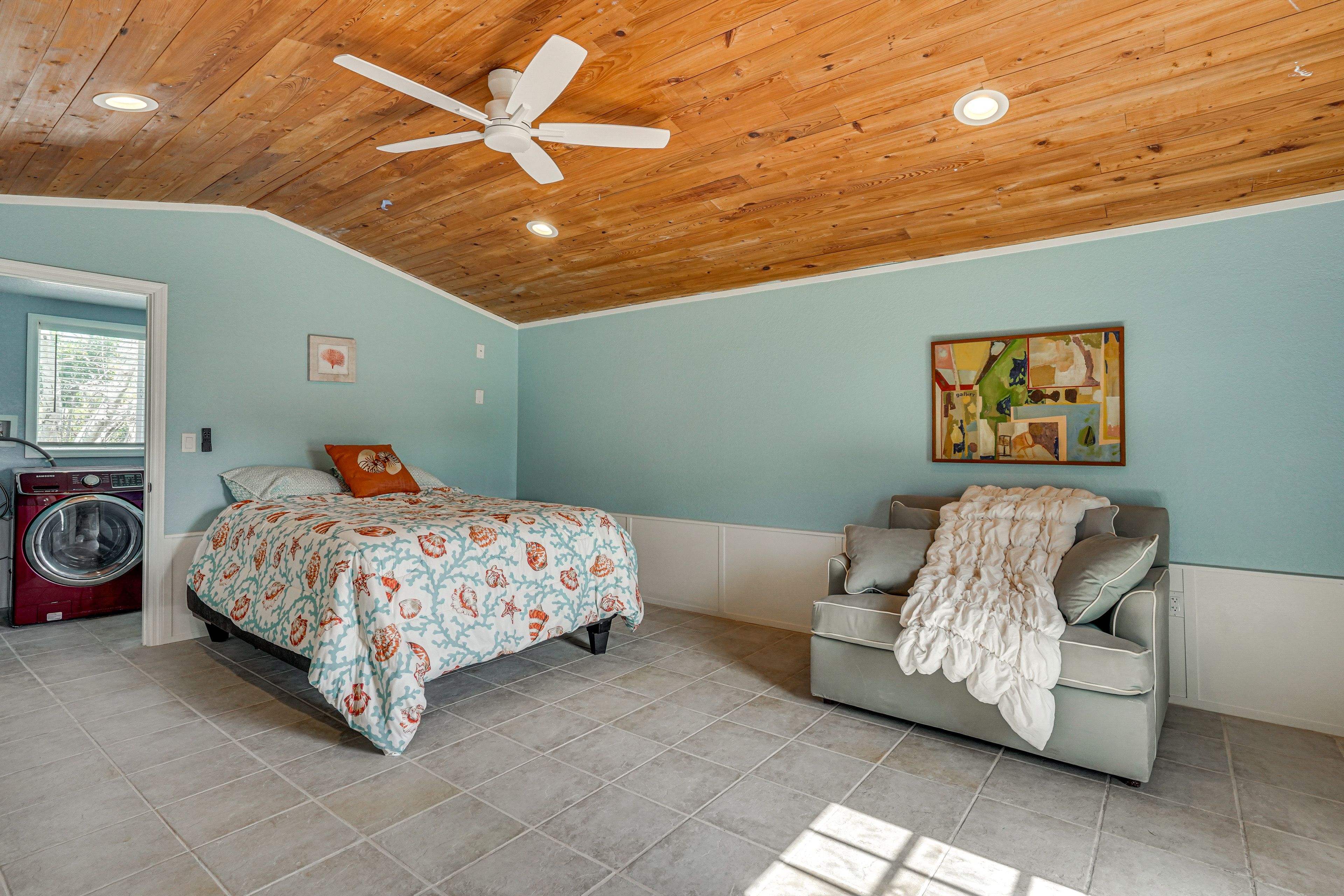 Bedroom 3 | Queen Bed | Twin Sleeper Sofa