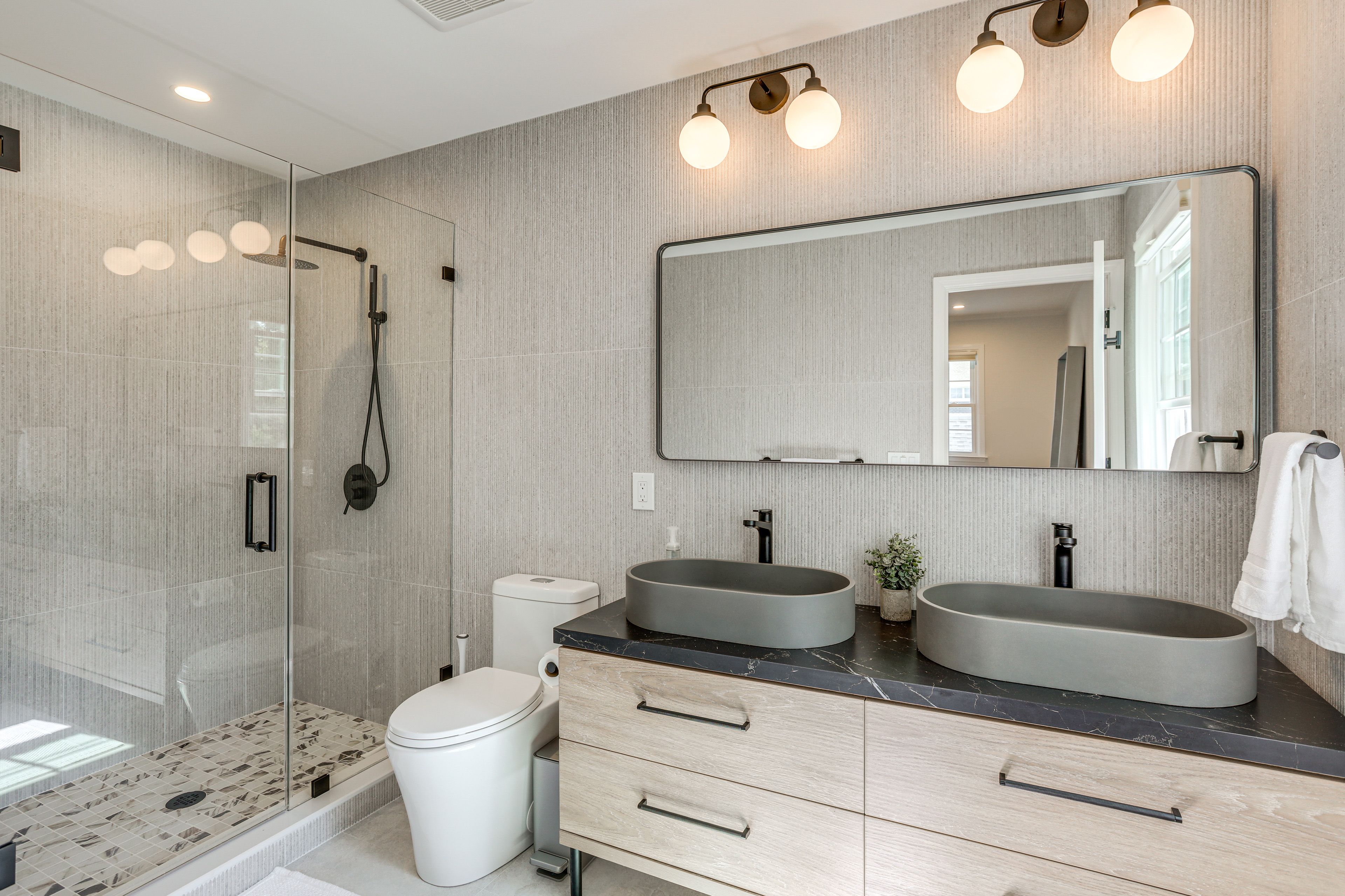 En-Suite Bathroom | 2nd Floor