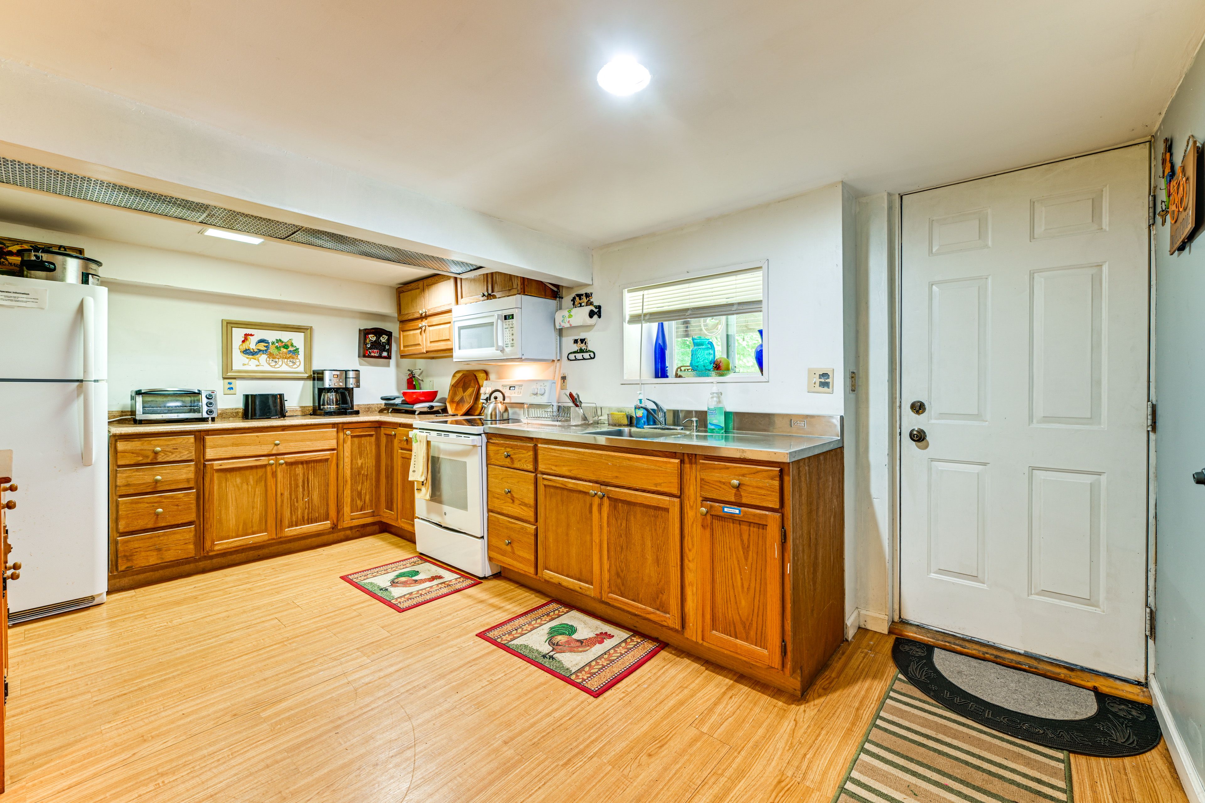 Kitchen | 1st Floor | Cooking Basics | Dual Coffee Maker | Microwave | Toaster