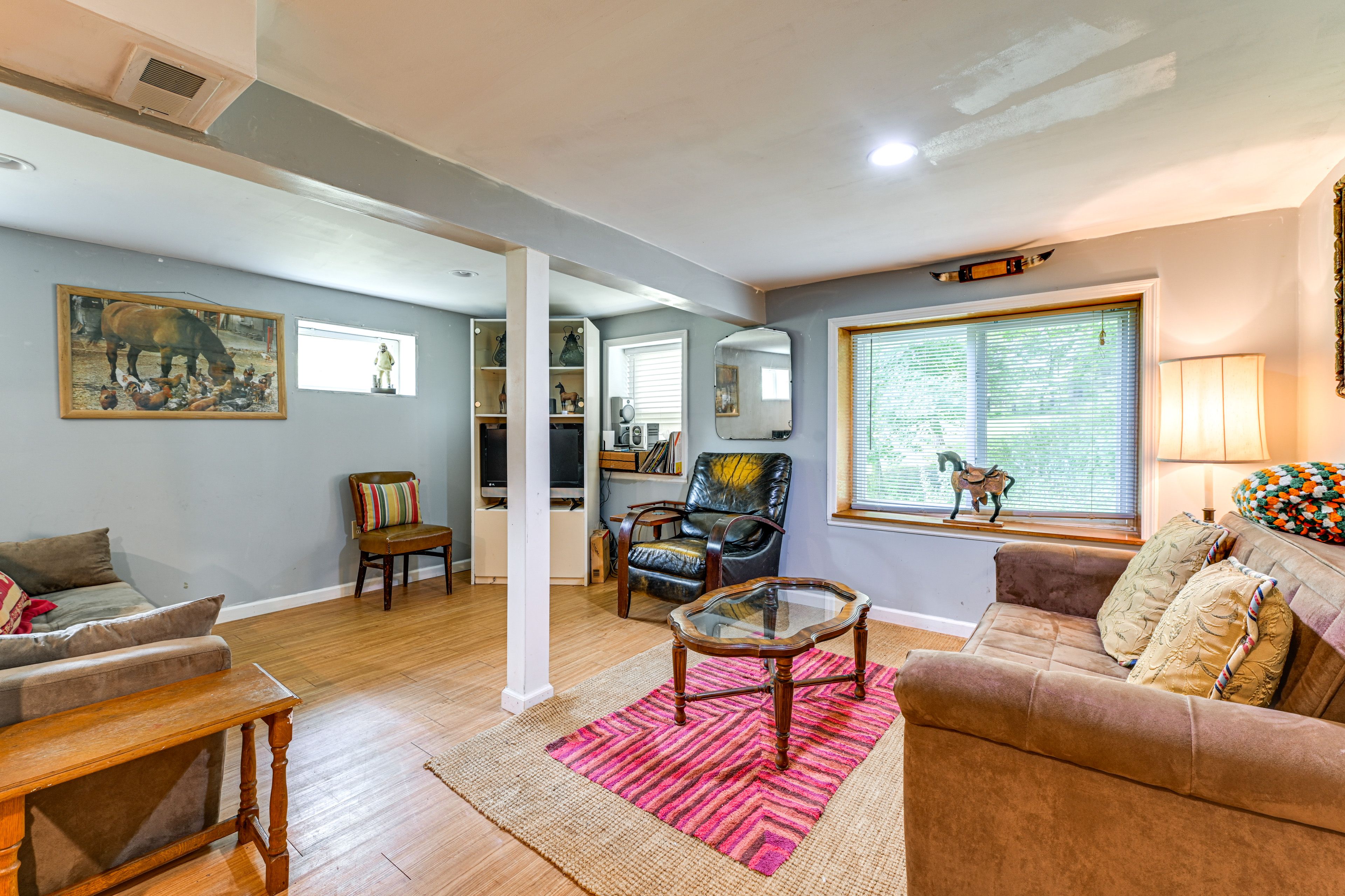 Family Room | 1st Floor | Full Sleeper Sofa | Books | Board Games