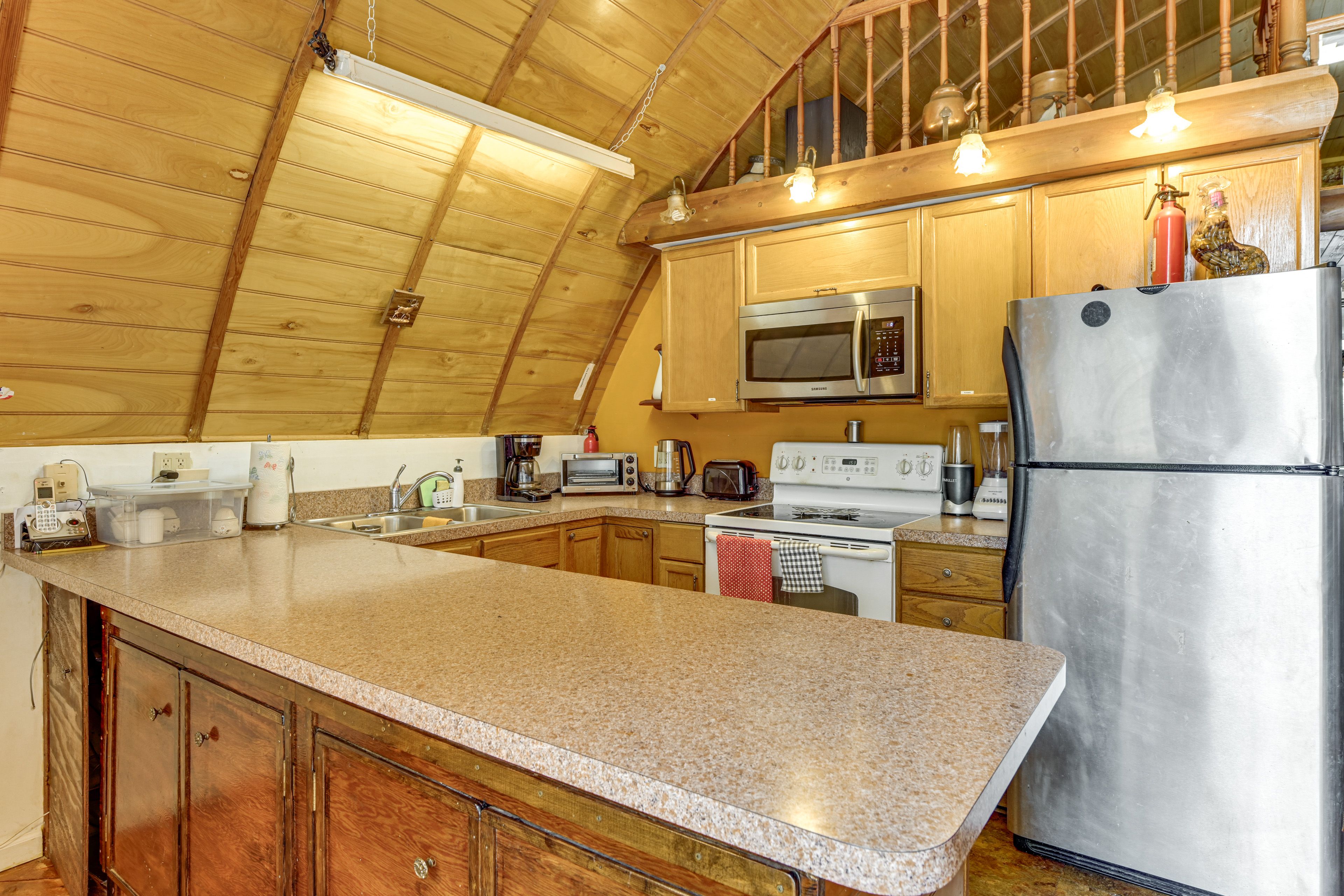 Kitchen | 2nd Floor | Drip Coffee Maker | Microwave | Toaster | 2 Blenders