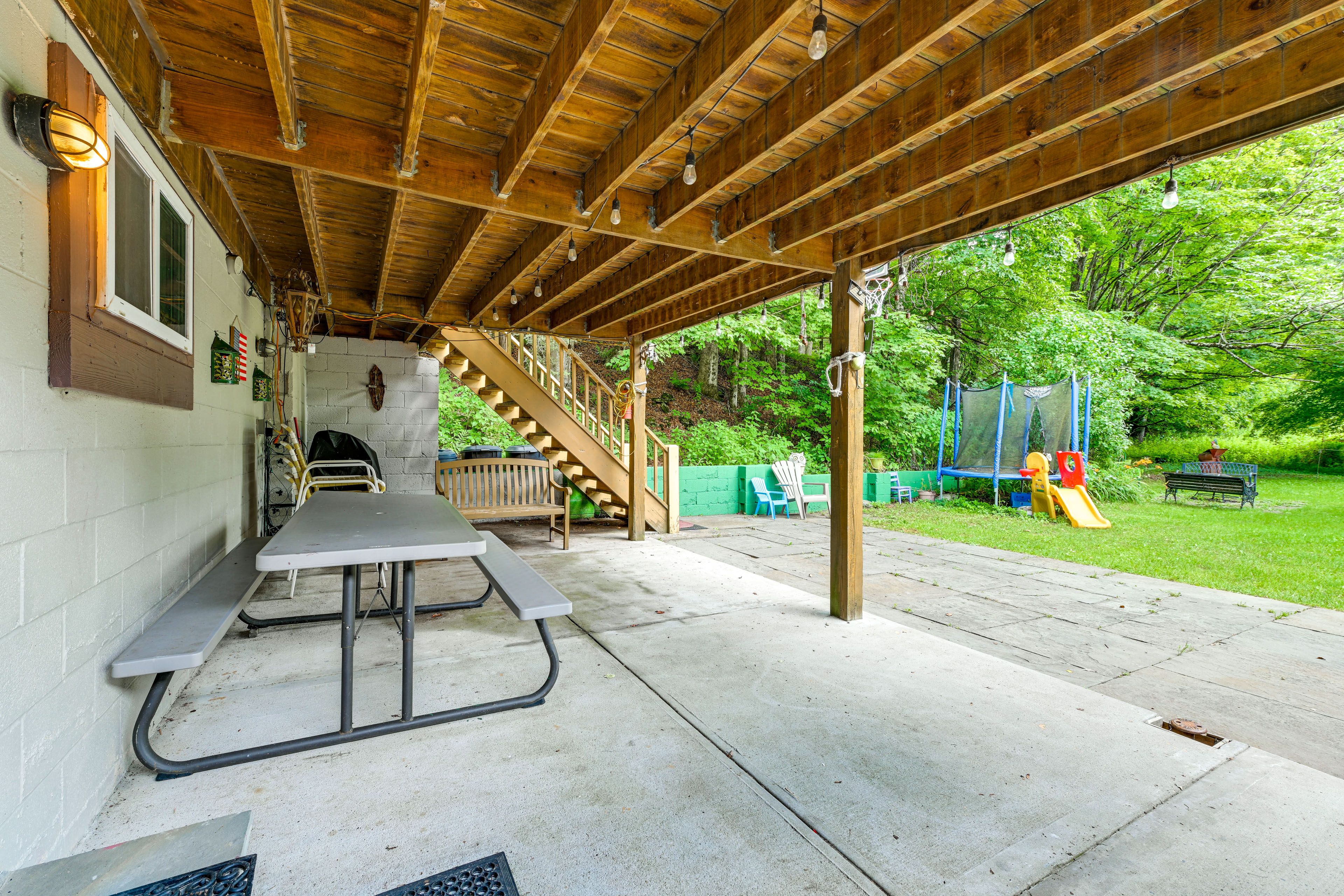 Patio | Picnic Table | Grill