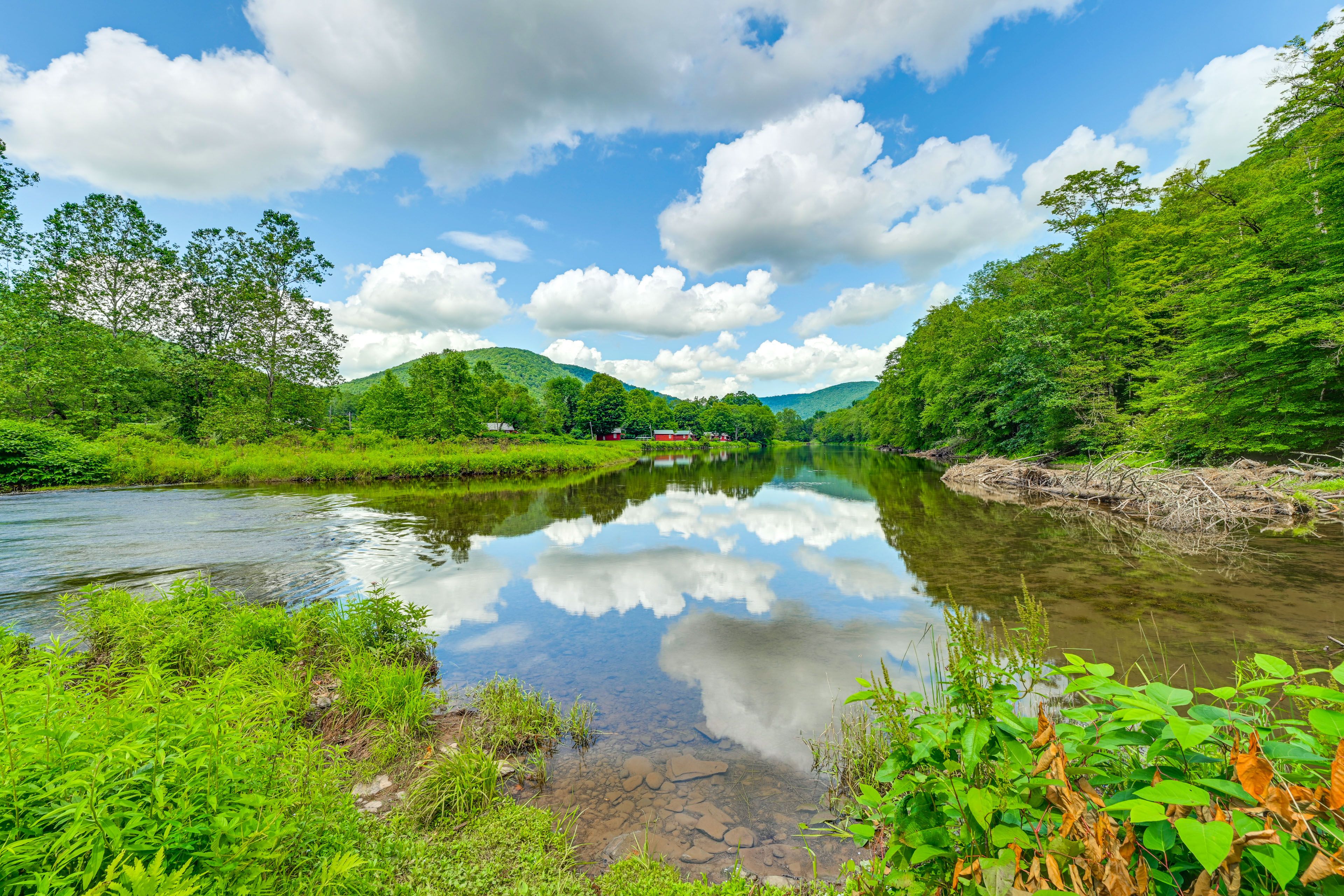 East Branch Vacation Rental | 3BR | 2BA | 2,400 Sq Ft | 3 Steps to Enter