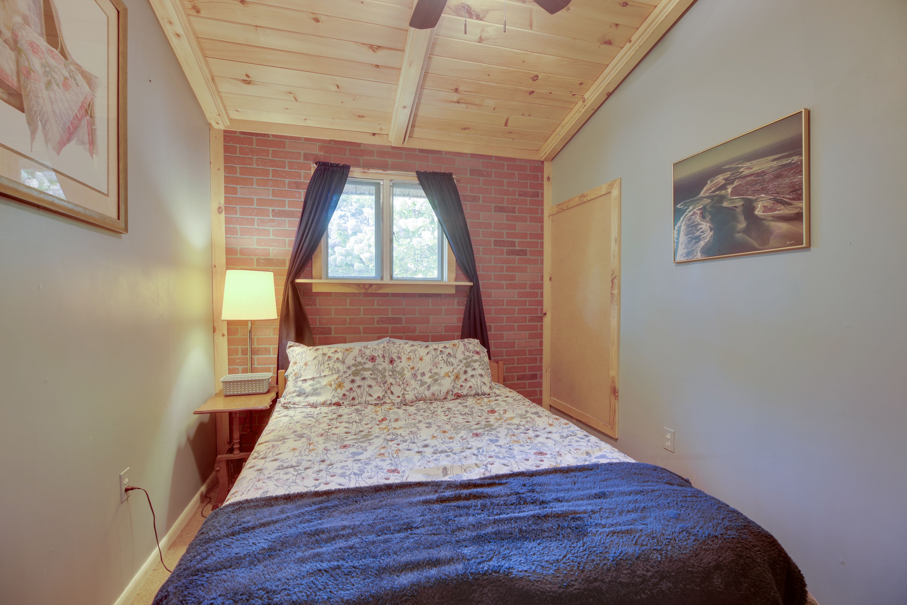 Bedroom 2 | Queen Bed