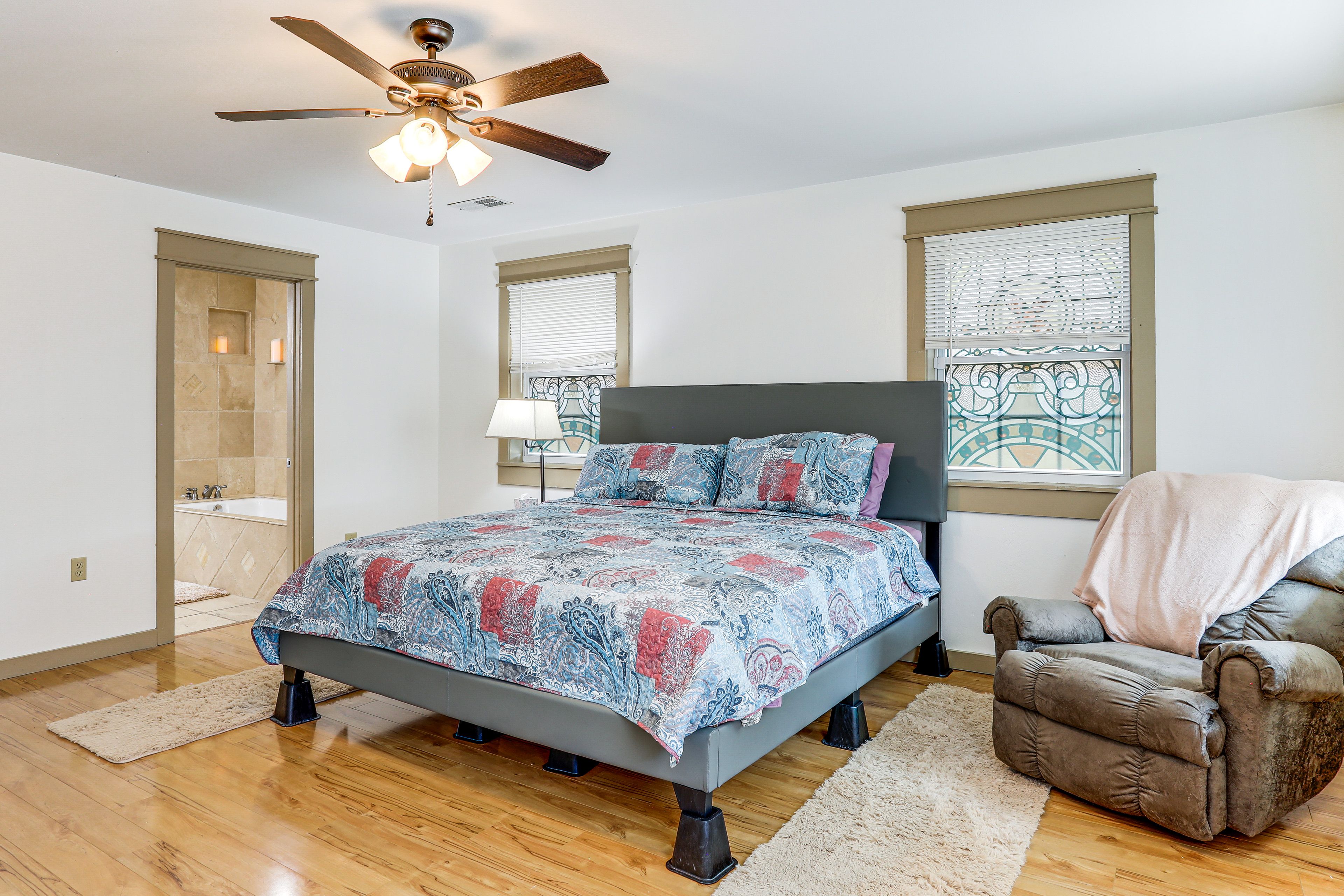 Bedroom 1 | King Bed | En-Suite Bathroom