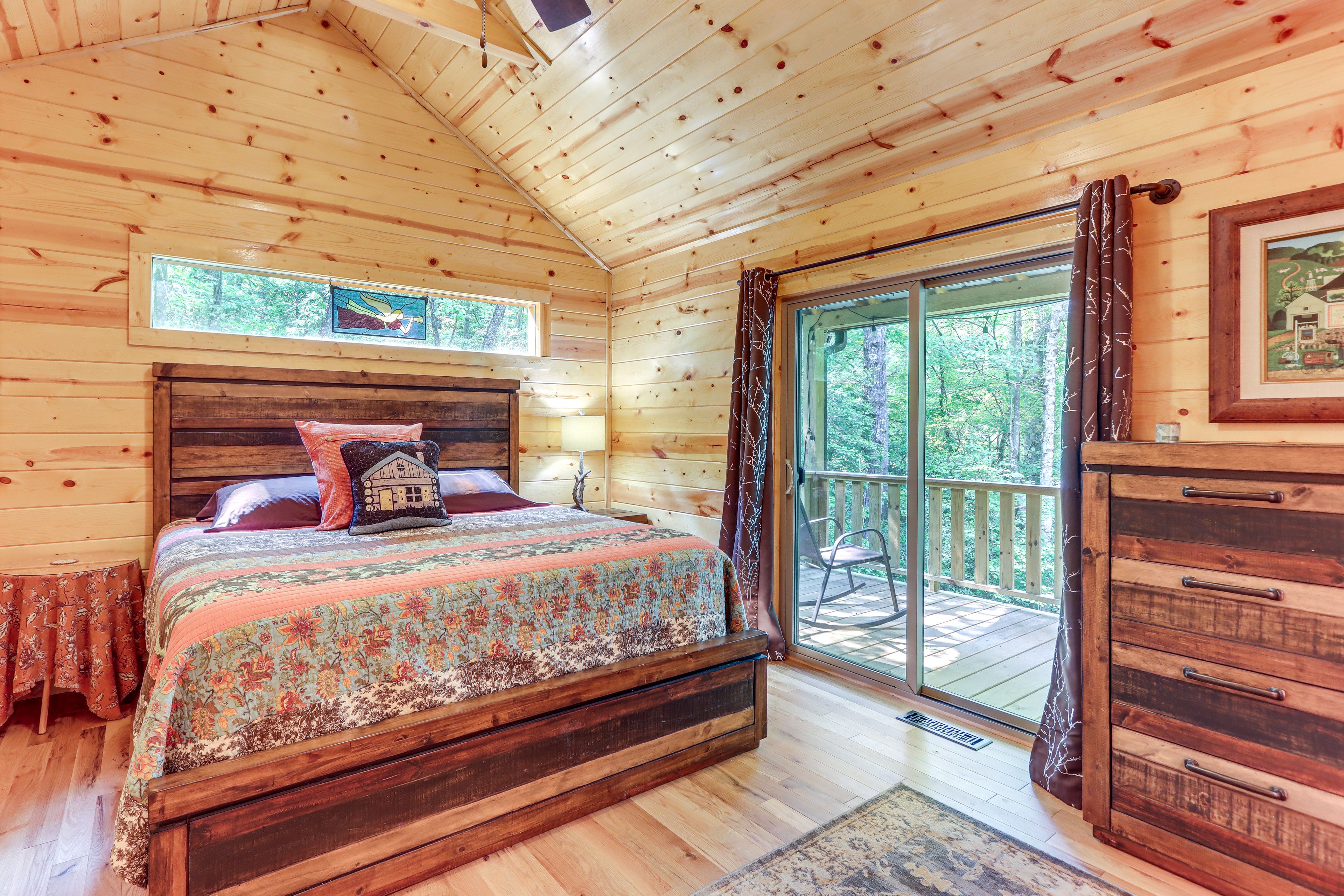 Bedroom 1 | King Bed | Linens Provided