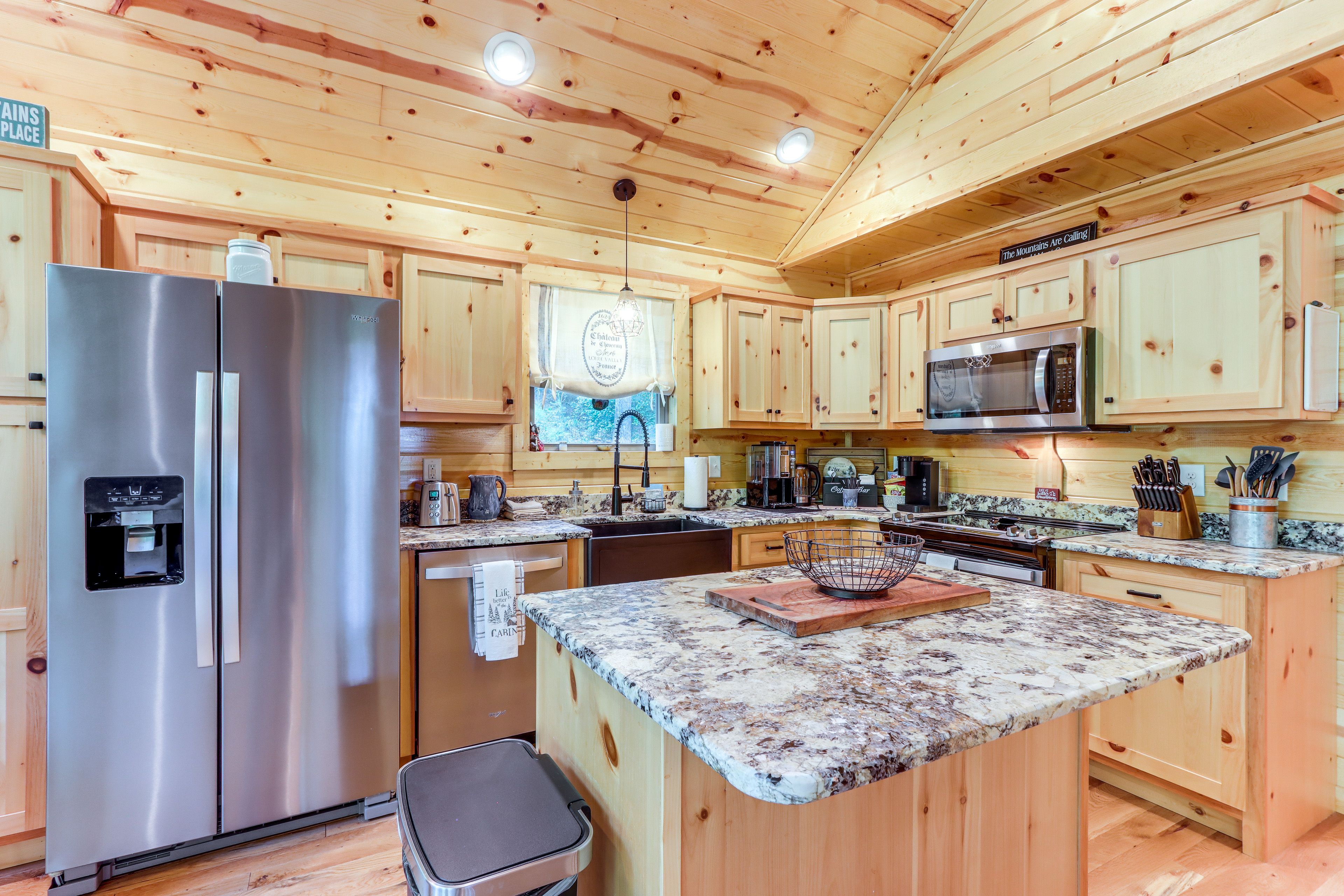 Kitchen | Keurig Coffee Maker | Drip Coffee Maker | Toaster | Knife Set