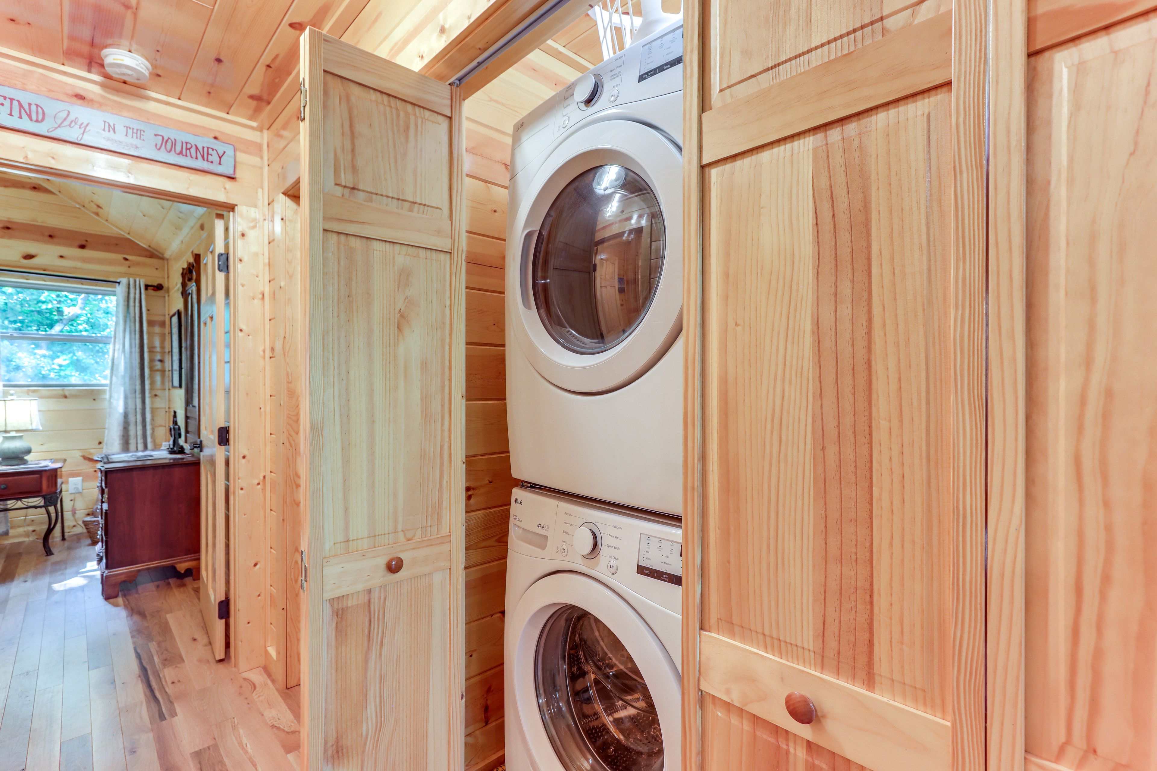 In-Unit Laundry | Washer & Dryer | Laundry Detergent