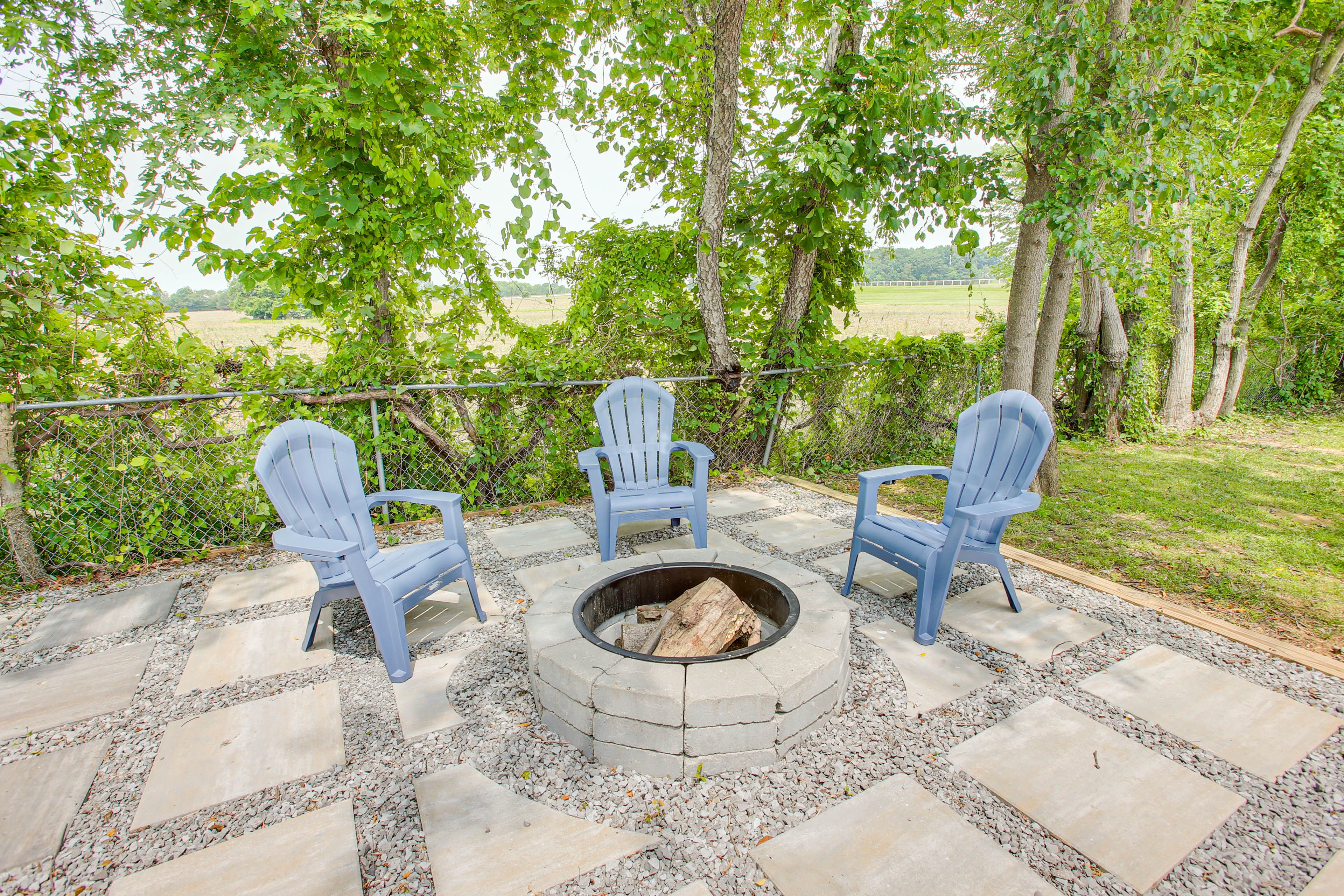 Franklin Vacation Rental | 3BR | 2BA | 1,300 Sq Ft | 1 Step Required