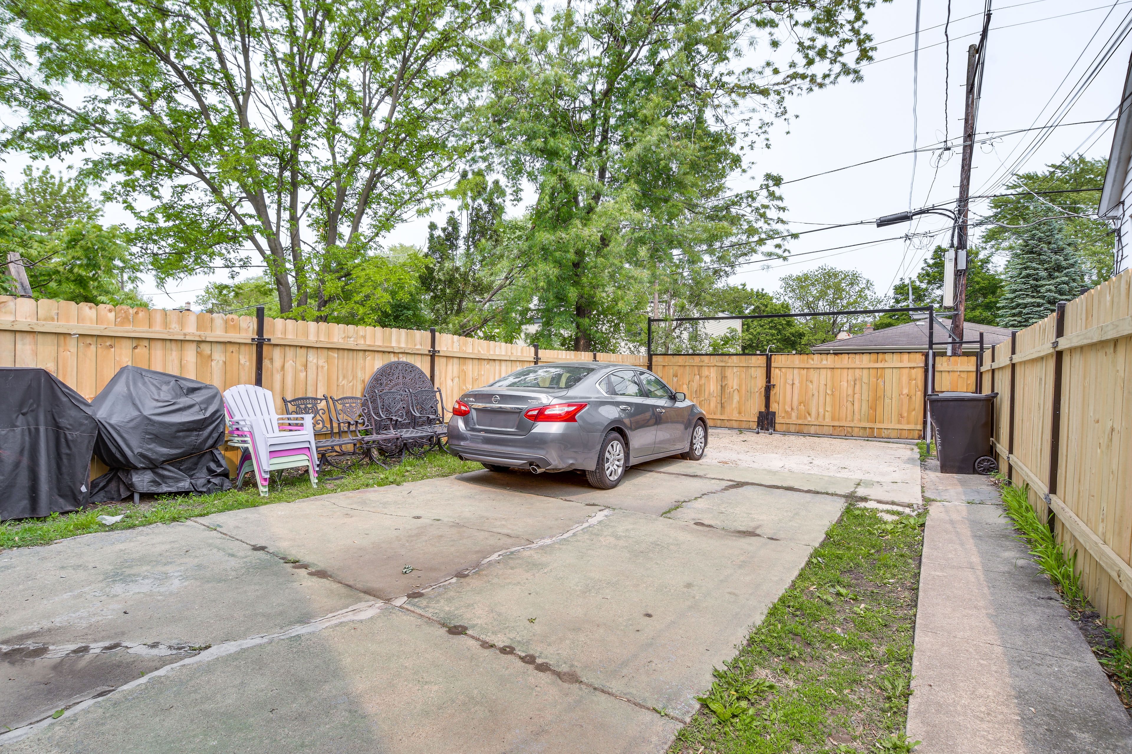 Parking | Shared Driveway (1 Vehicle)
