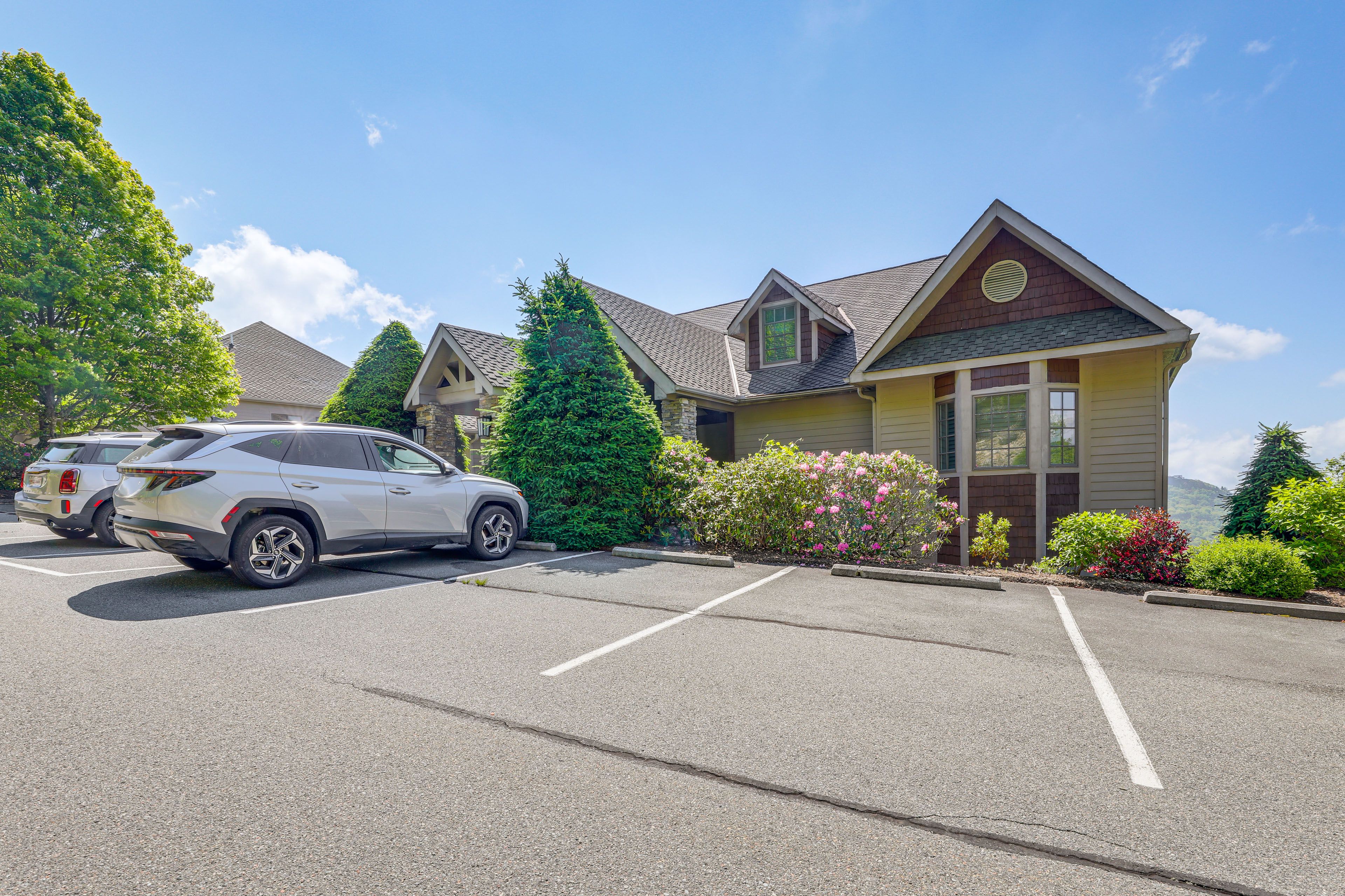 Parking | Community Parking Lot (2 Vehicles)