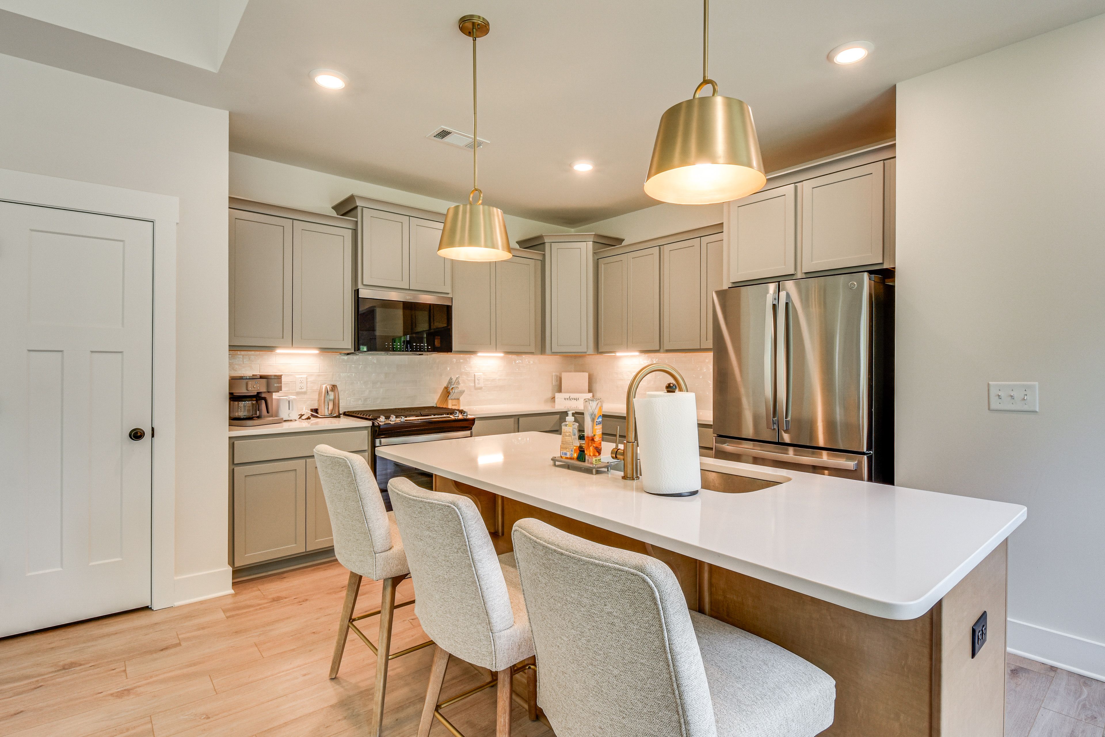 Kitchen | Dishwasher | Toaster | 1st Floor