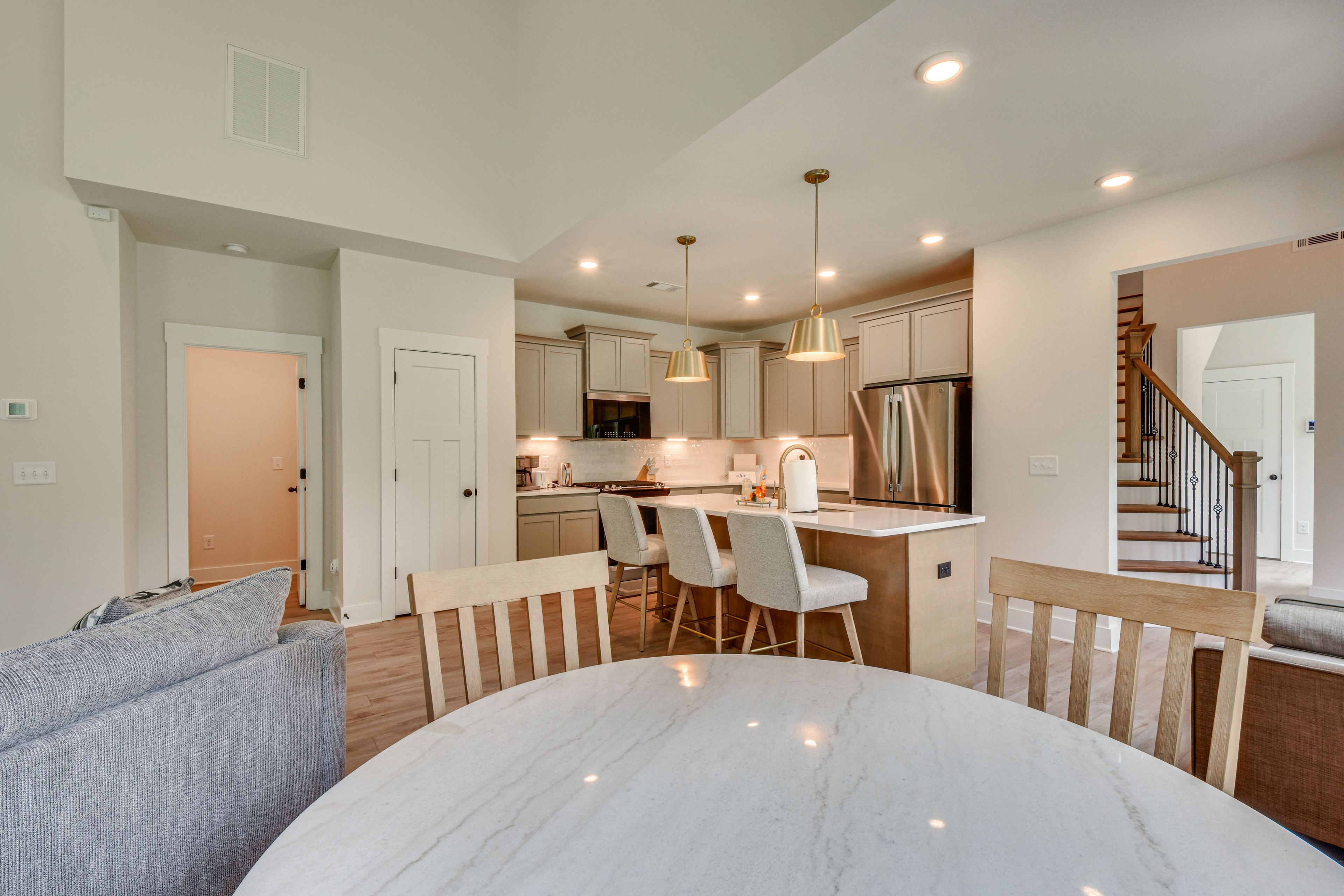 Dining Area | Dishware/Flatware Provided | 1st Floor