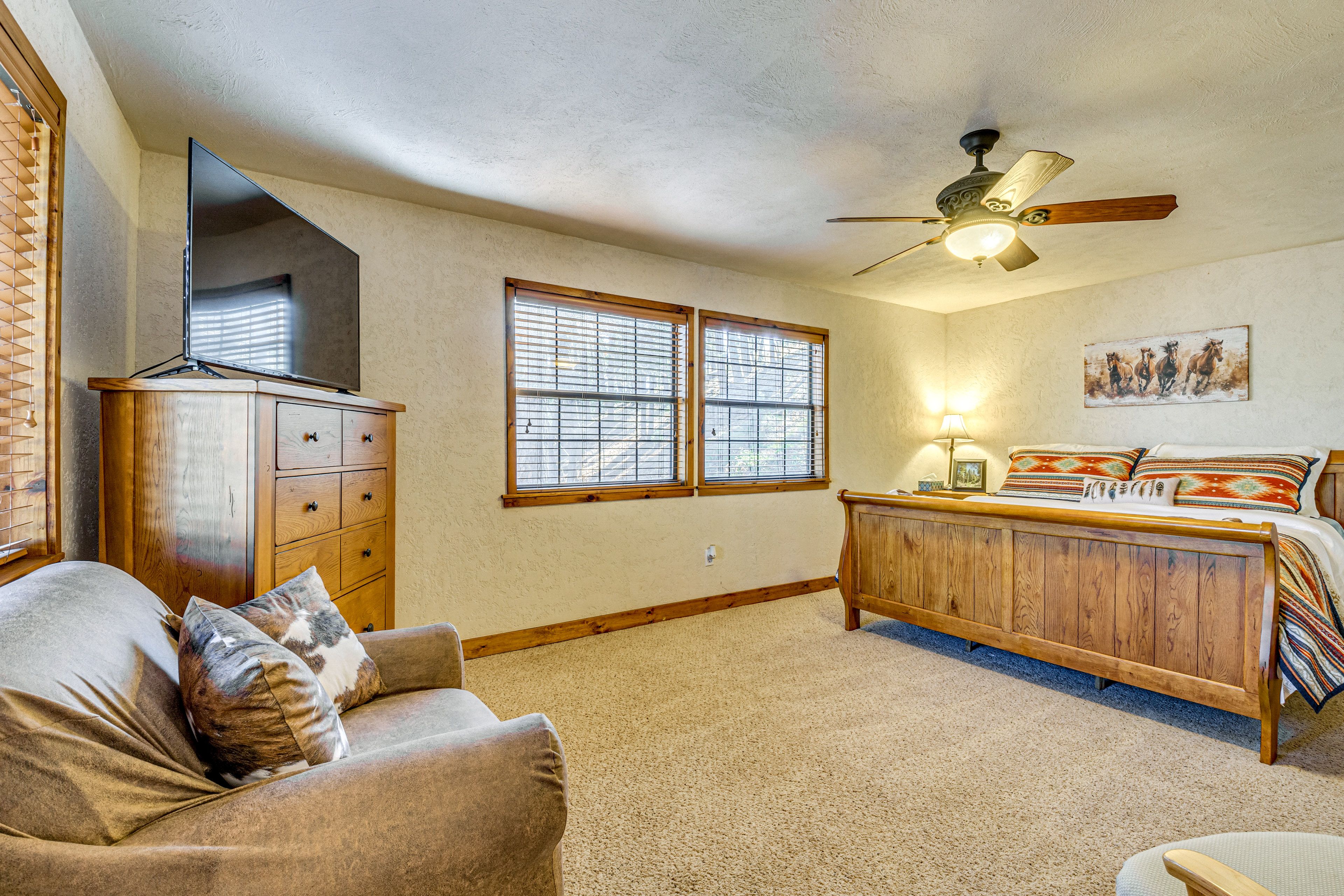 Bedroom 1 | King Bed | Linens Provided