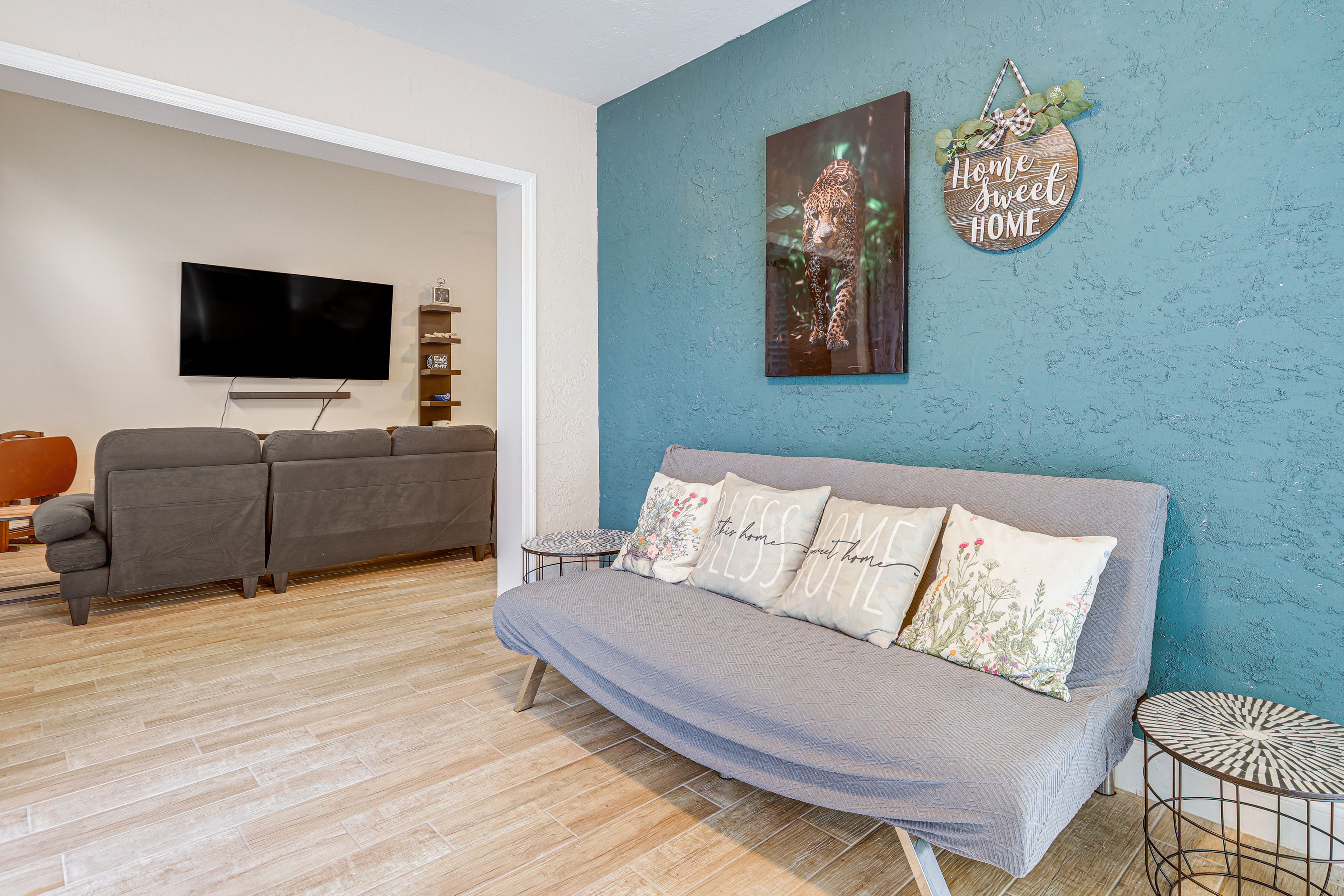 Bonus Room | Full Futon