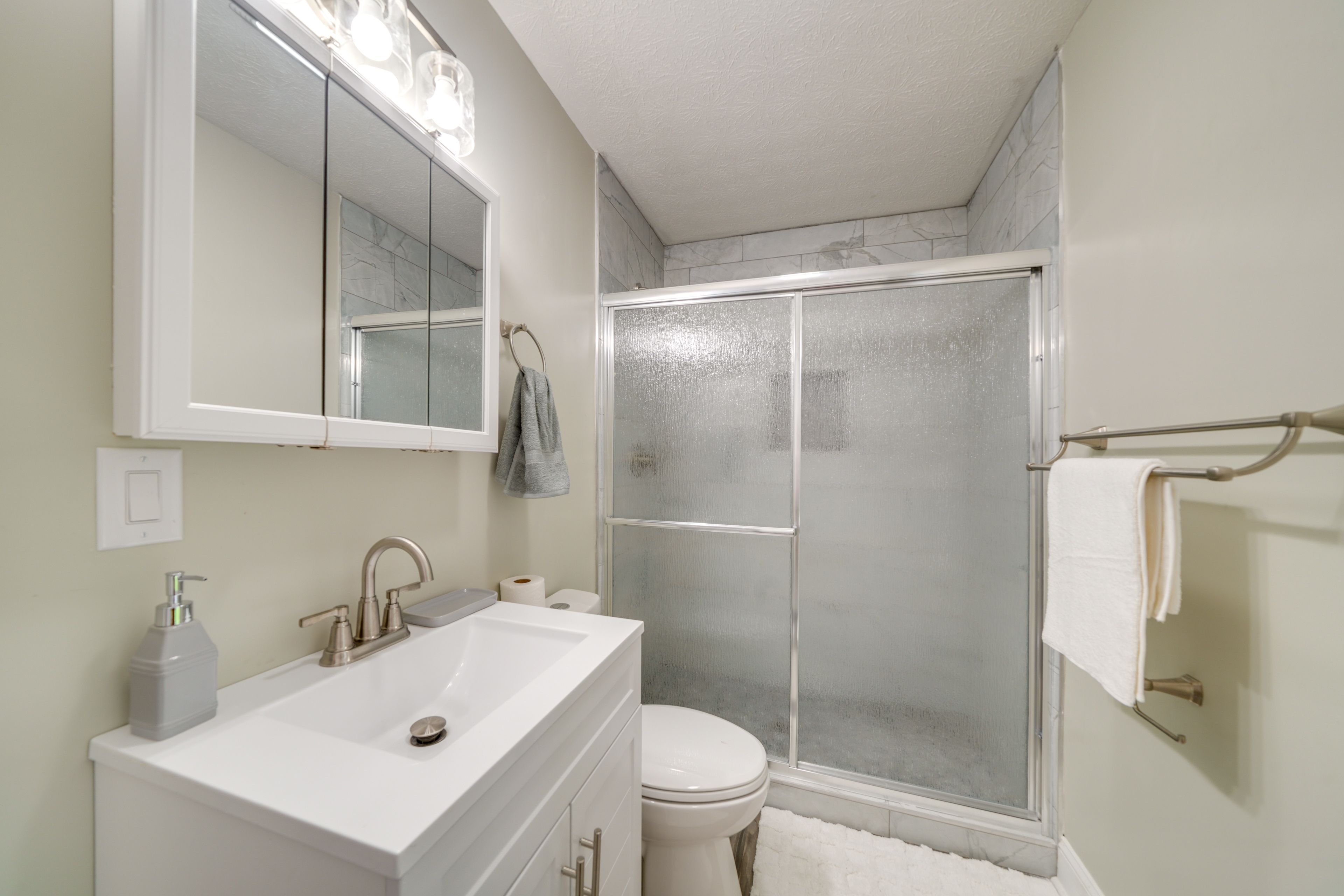 Bathroom | 2nd Floor