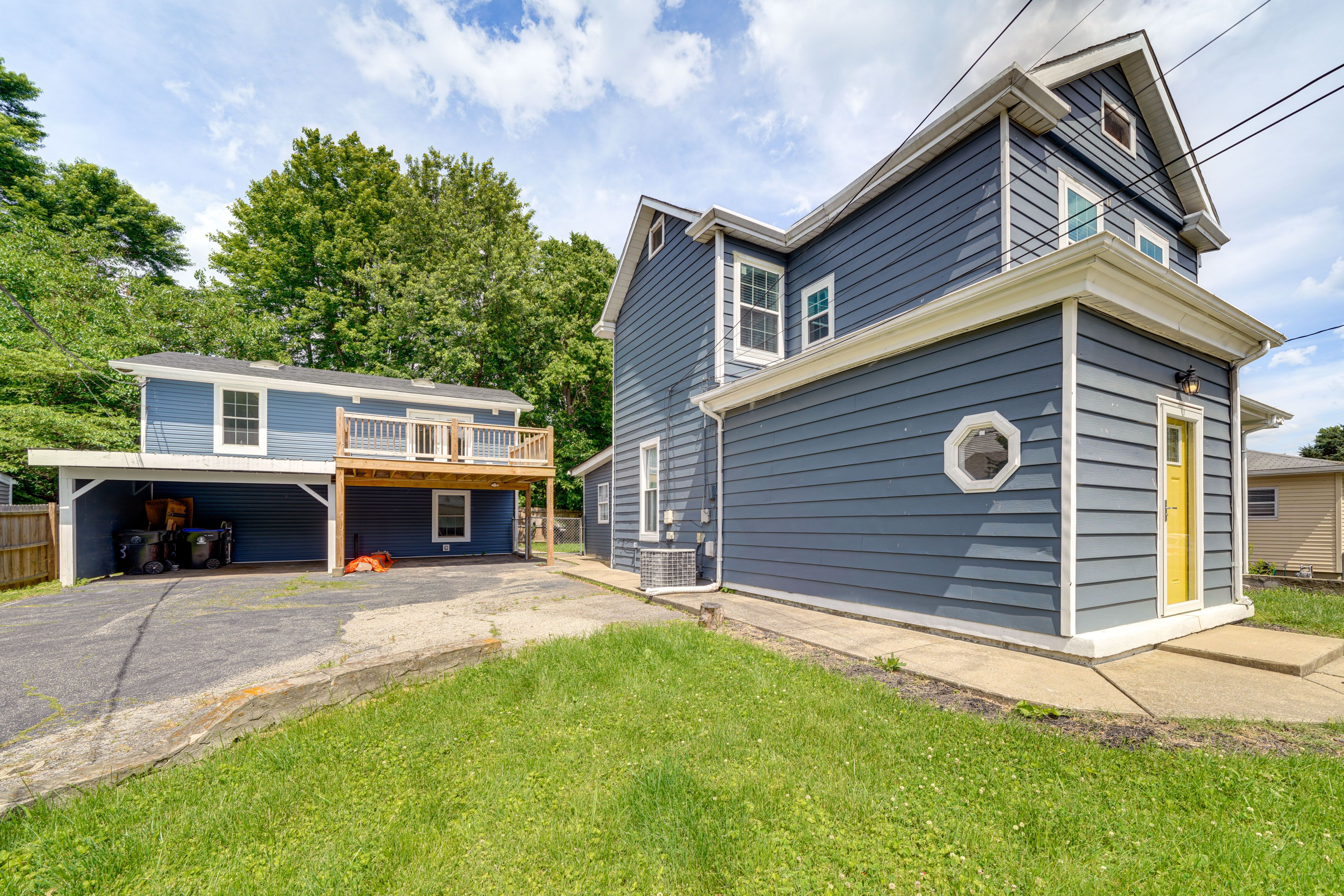 Exterior | Driveway (1 Vehicle)