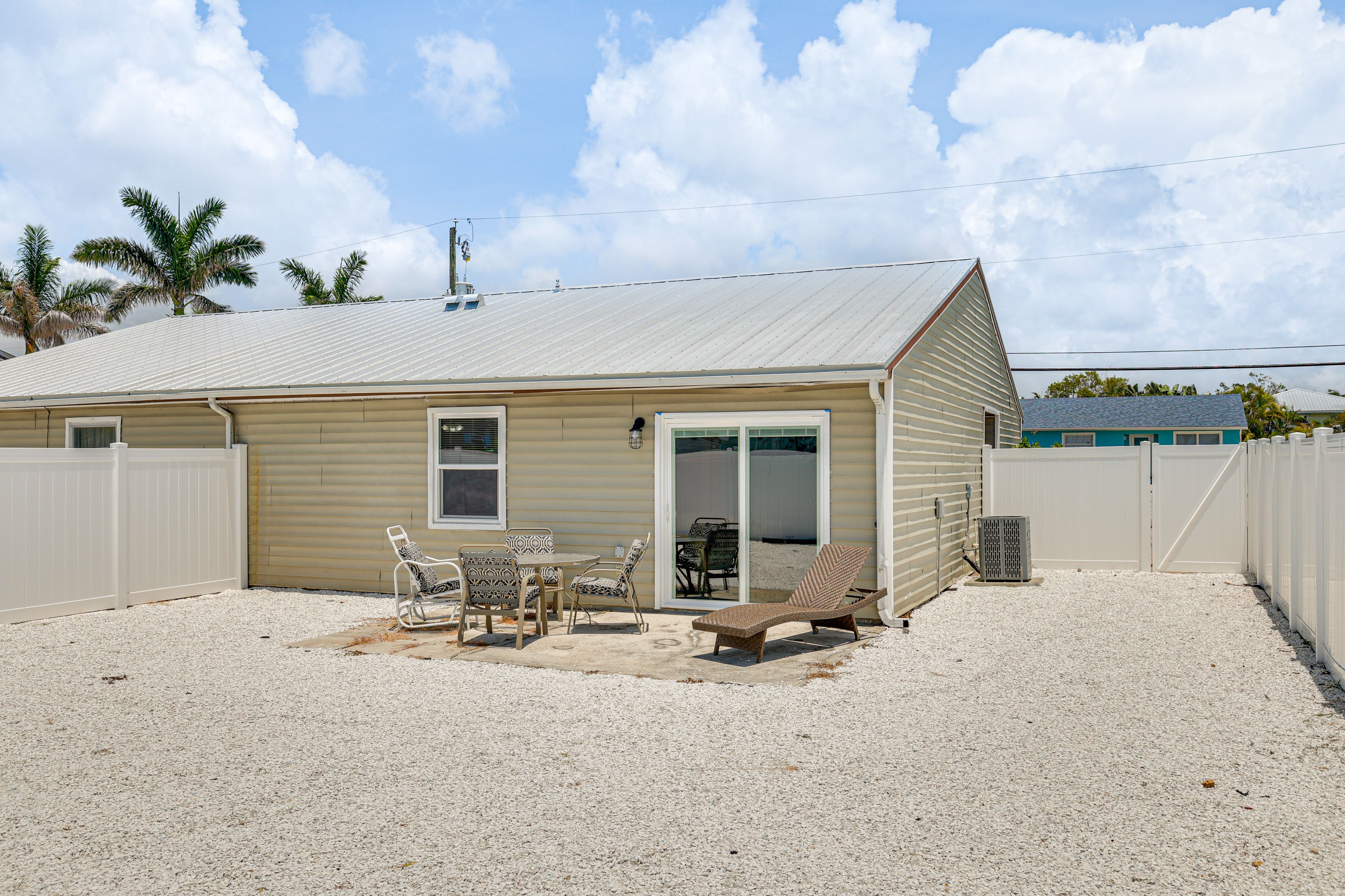 Fort Myers Beach Vacation Rental | 2BR | 1BA | 1,030 Sq Ft | Small Step to Enter