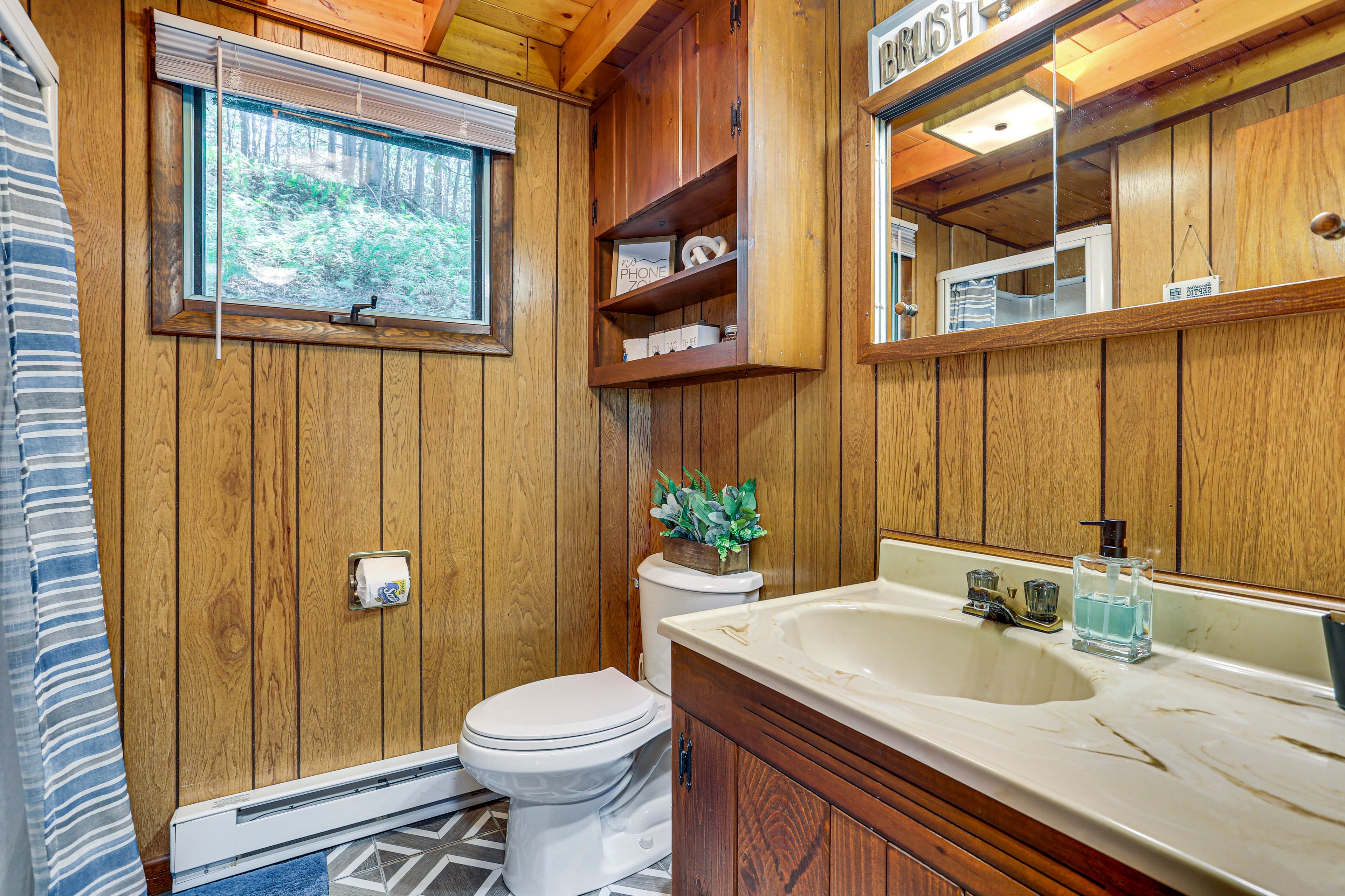 Bathroom | Shower | 2nd Floor