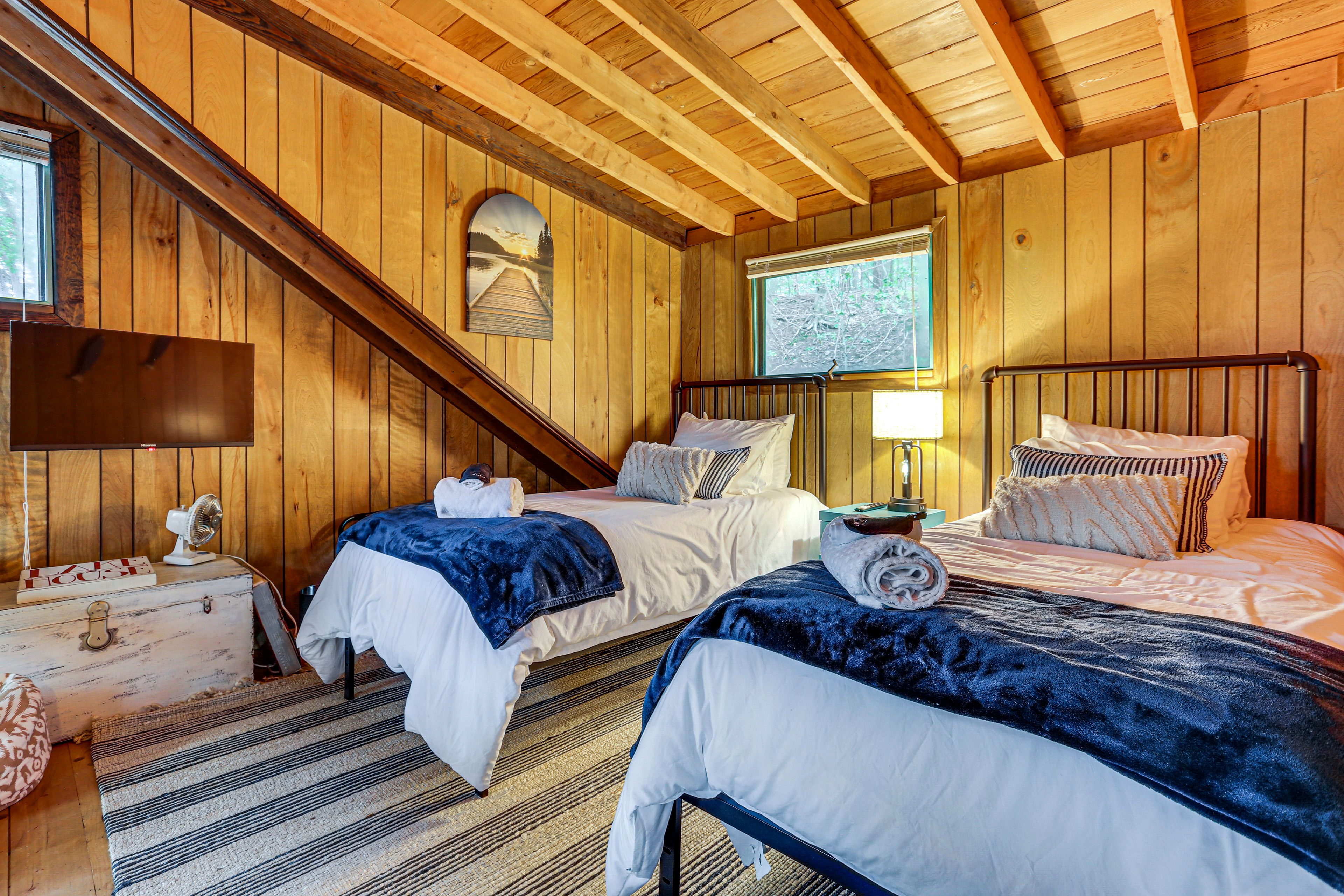 Loft | 2 Twin Beds | Smart TV | 3rd Floor