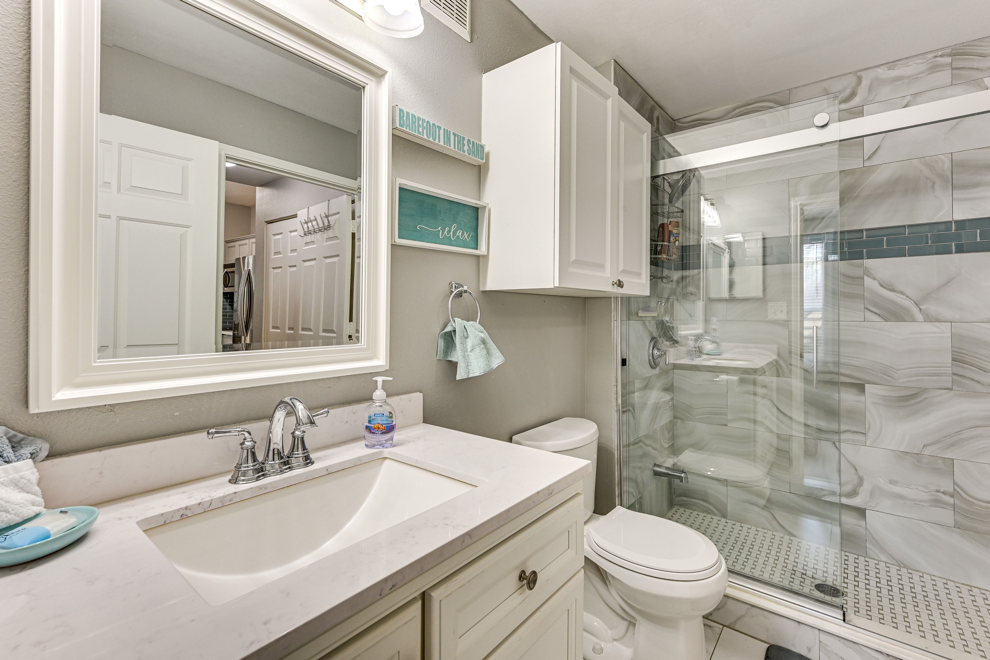 Full Bathroom | Towels Provided
